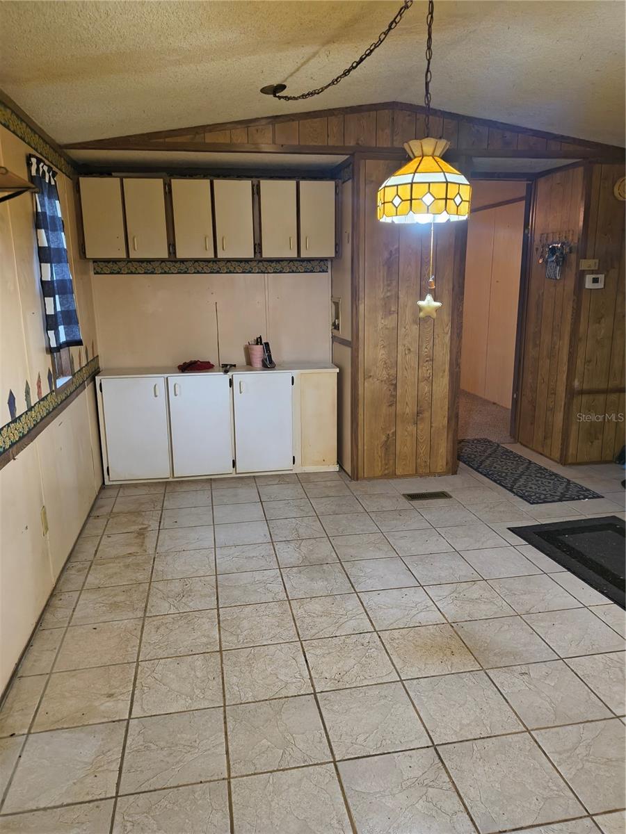Image 9 of 45 For 18250 Caufield Road