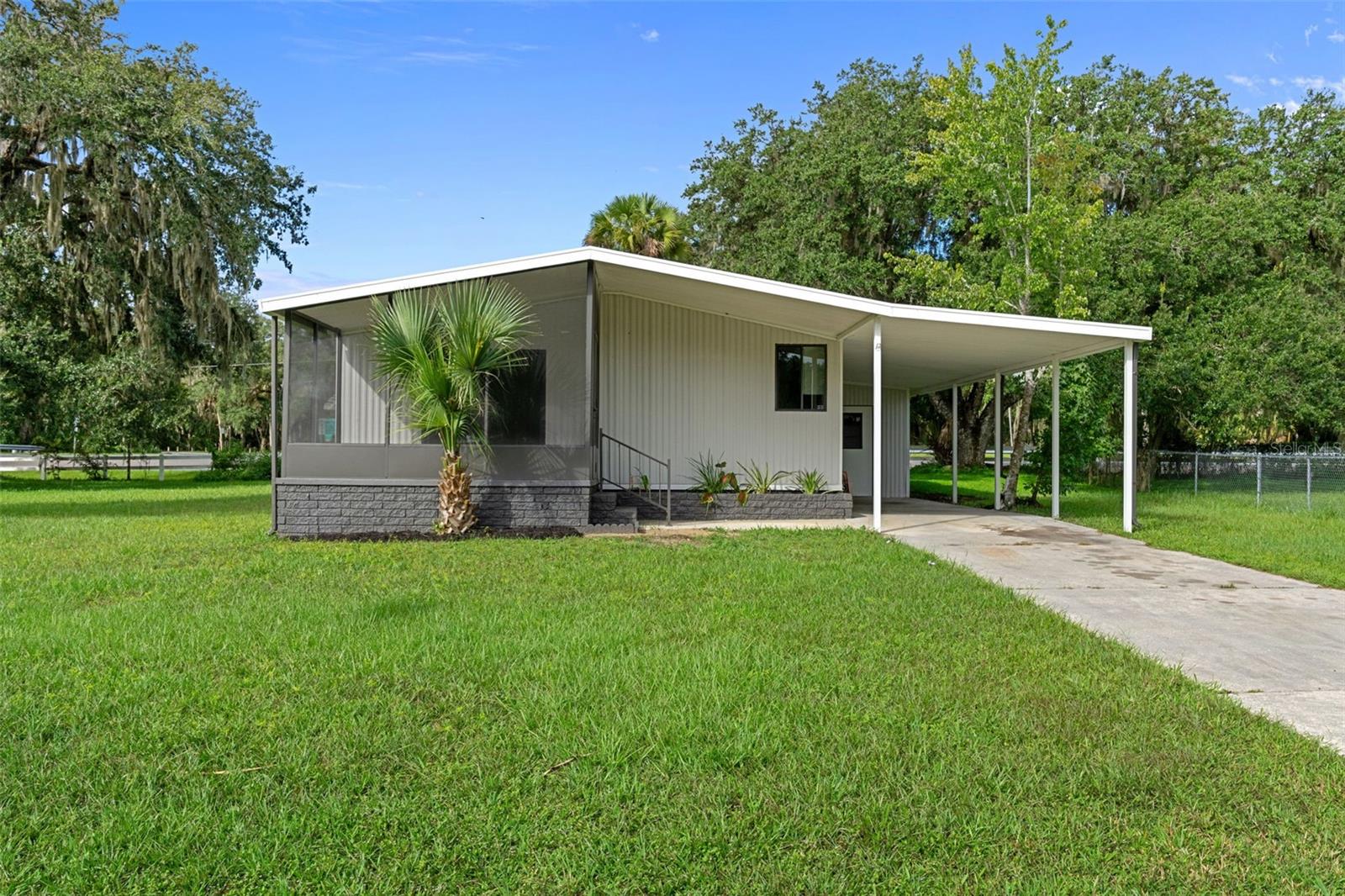 Details for 22 Canal Court, LAKE PANASOFFKEE, FL 33538