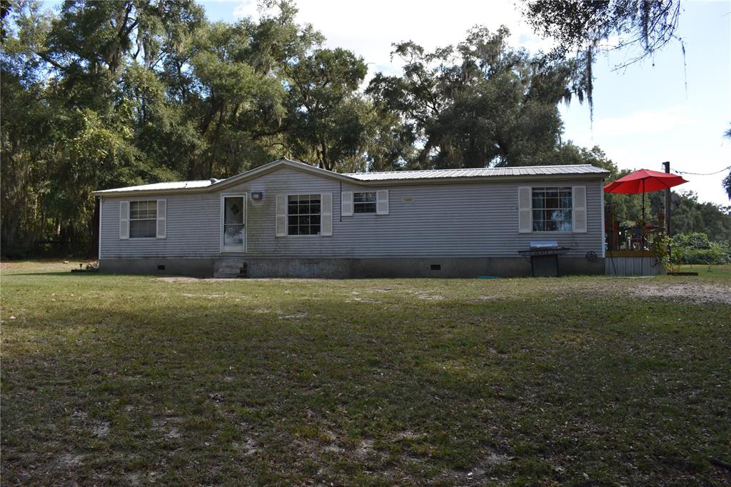 Listing photo id 13 for 15551 Us Highway 301