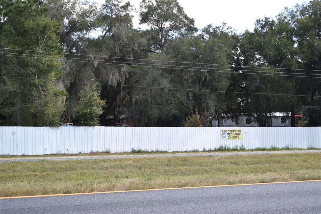 Listing photo id 7 for 15551 Us Highway 301