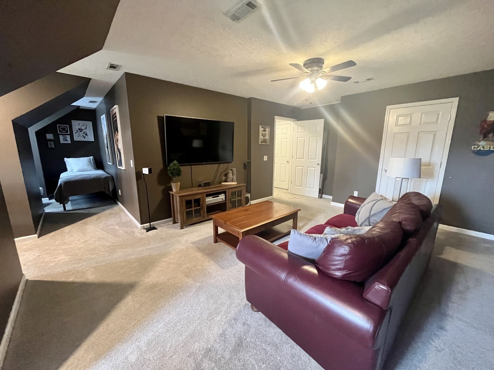 Listing photo id  for 180 Easy Street