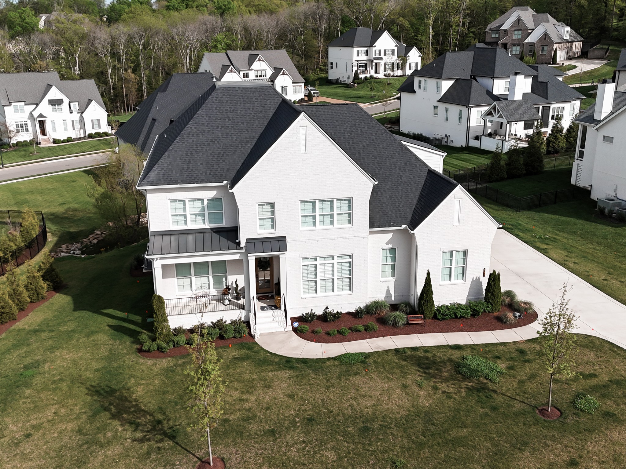Listing photo id  for 732 Barrymore Drive