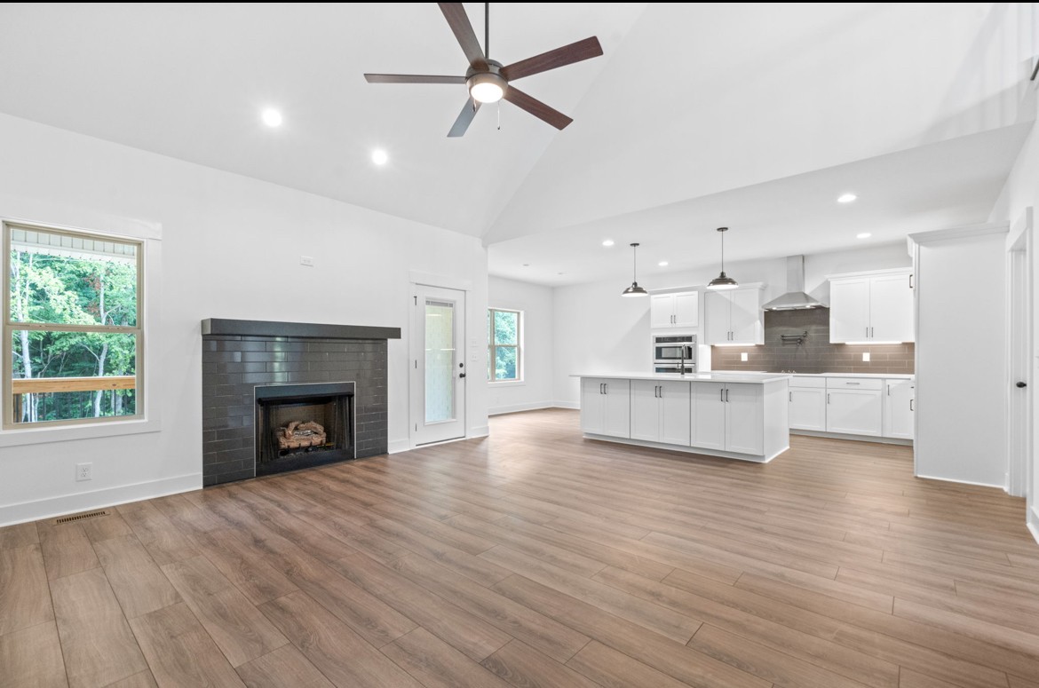 Listing photo id  for 5282 Sacramento Avenue