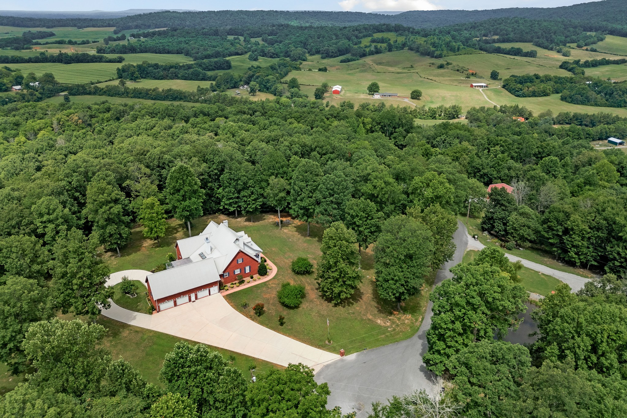 Image 64 of 70 For 320 Overlook Dr