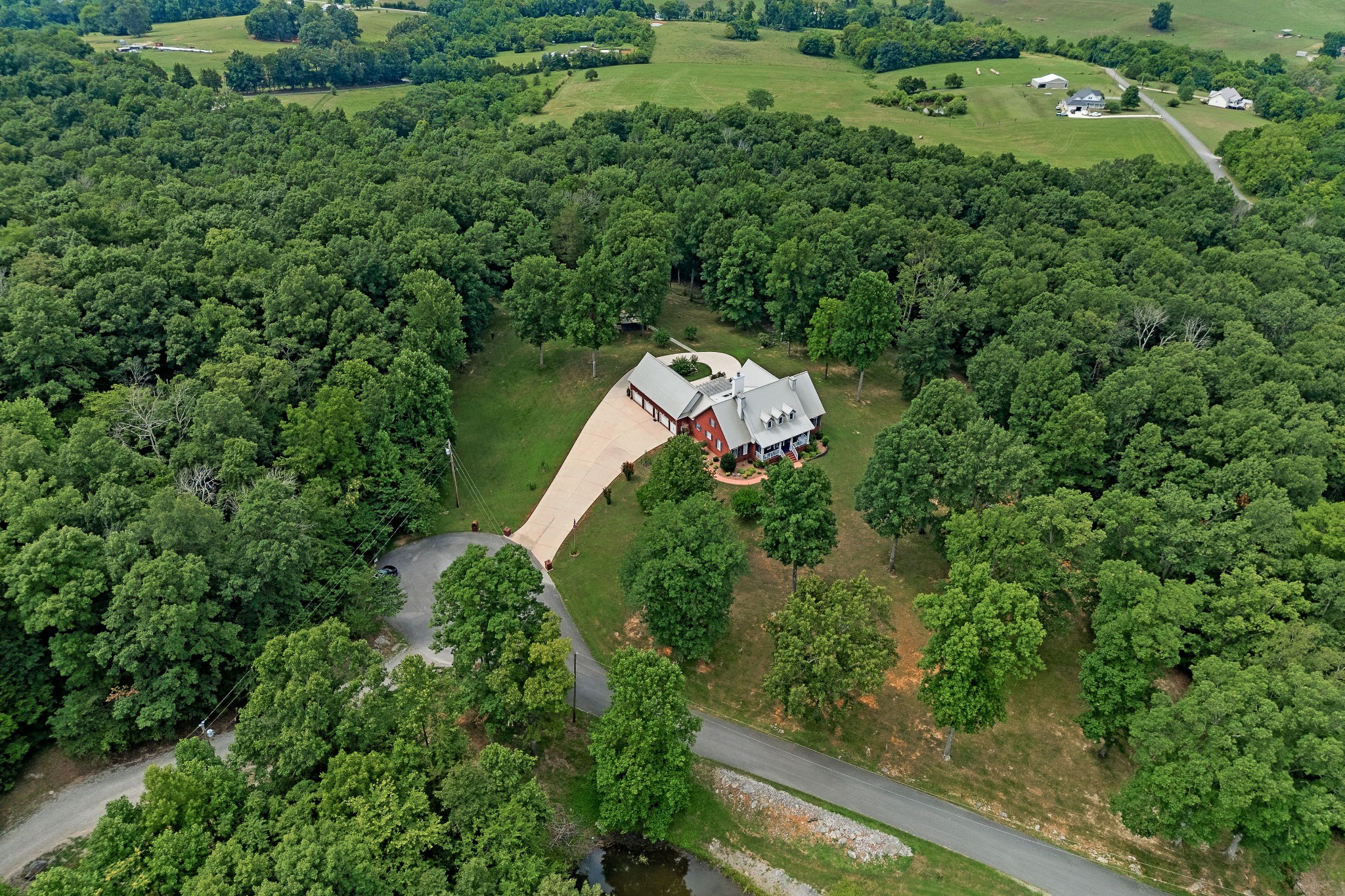 Image 65 of 70 For 320 Overlook Dr