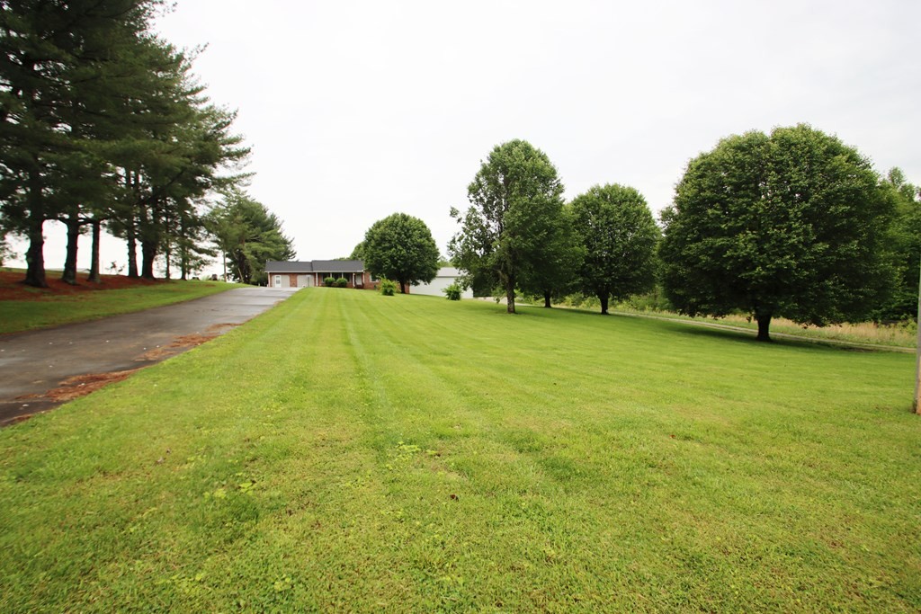 Image 2 of 33 For 4970 Tanglewood Avenue