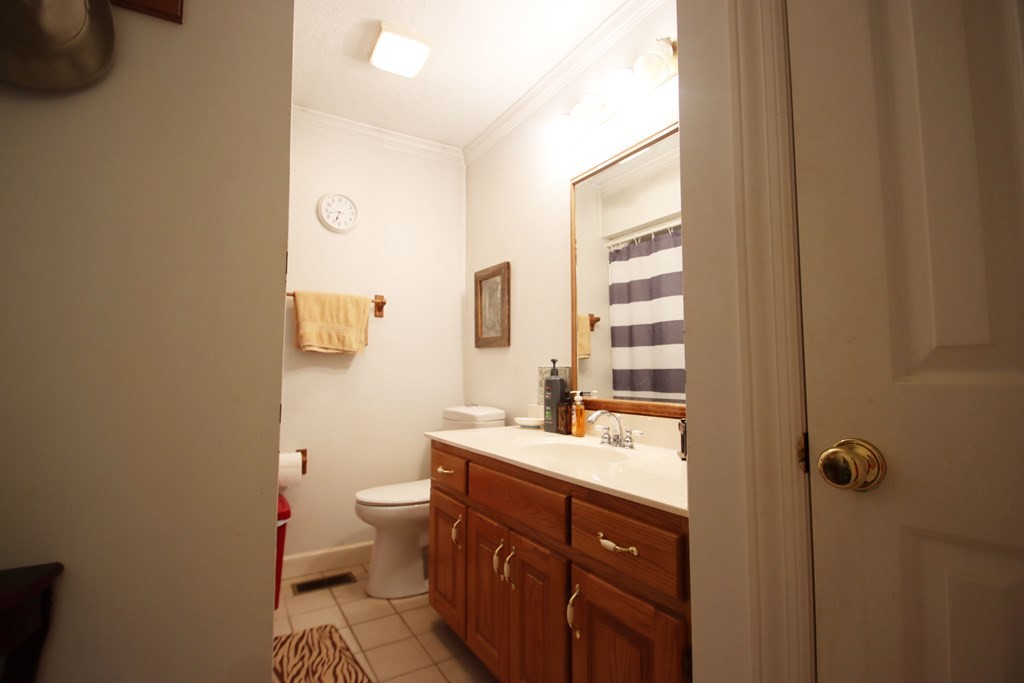 Image 20 of 33 For 4970 Tanglewood Avenue
