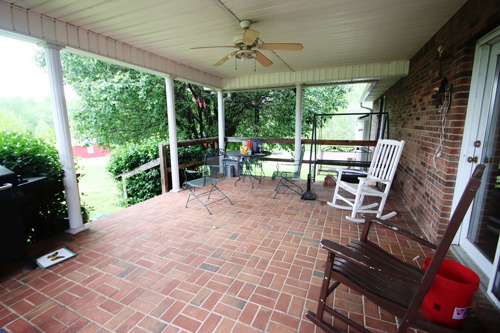 Image 30 of 33 For 4970 Tanglewood Avenue