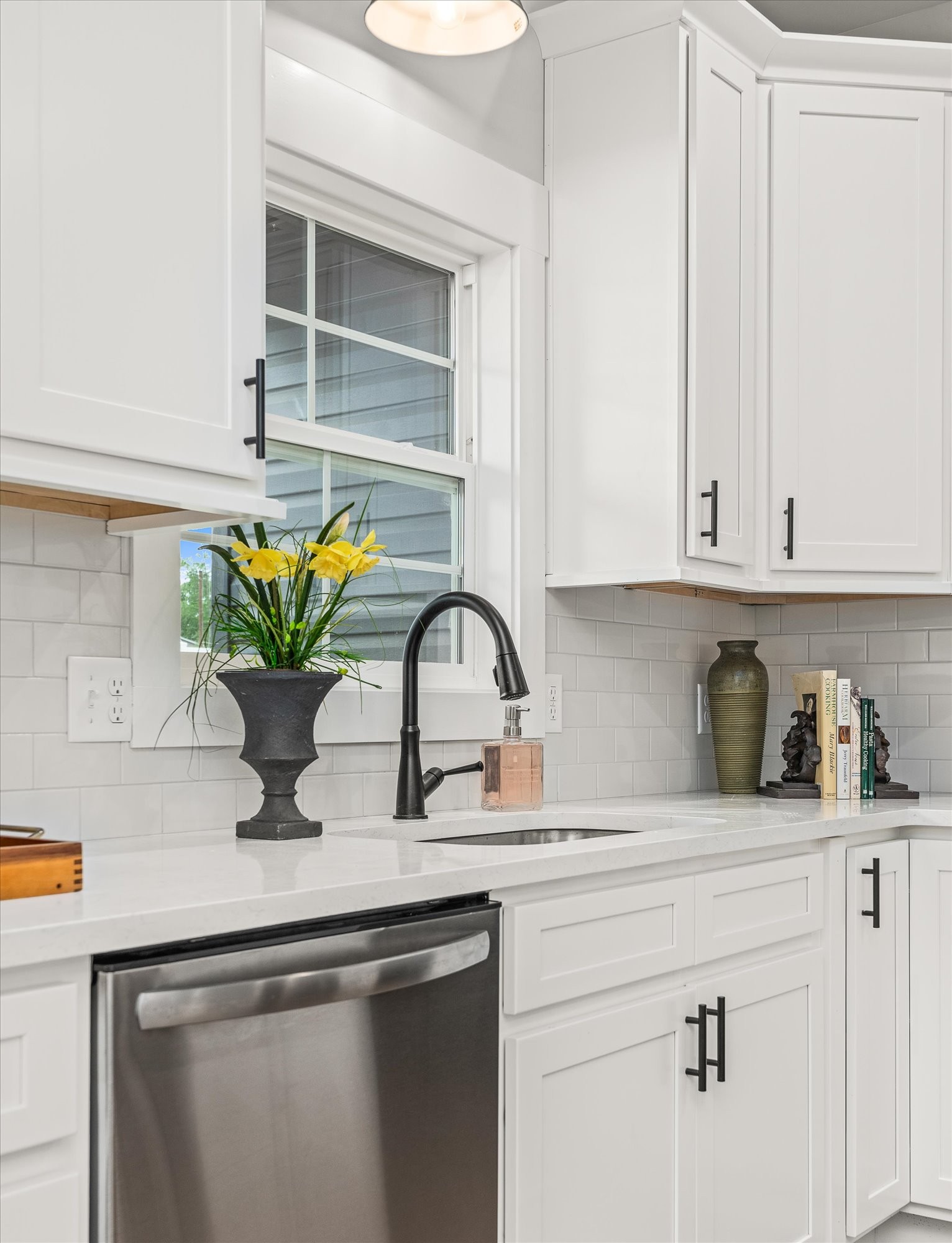 Image 11 of 13 For South Wind Court