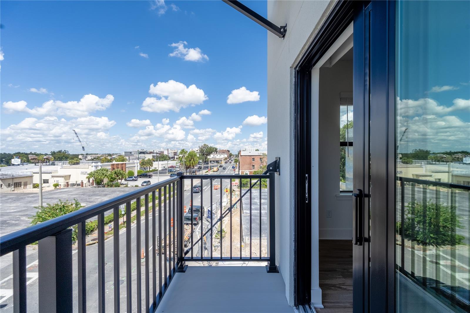 Image 17 of 20 For 419 1st Avenue 202