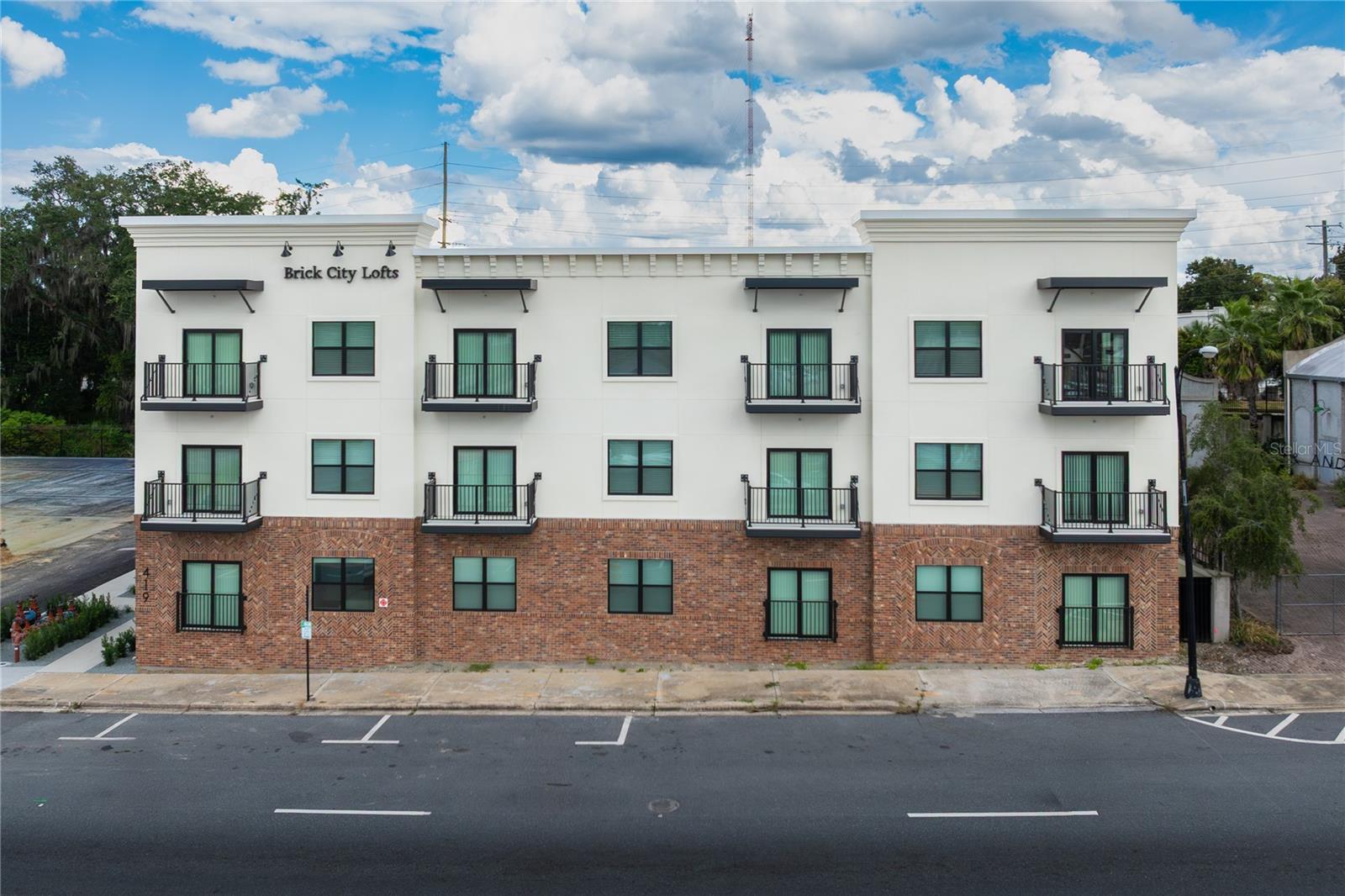 Image 3 of 4 For 419 1st Avenue 203