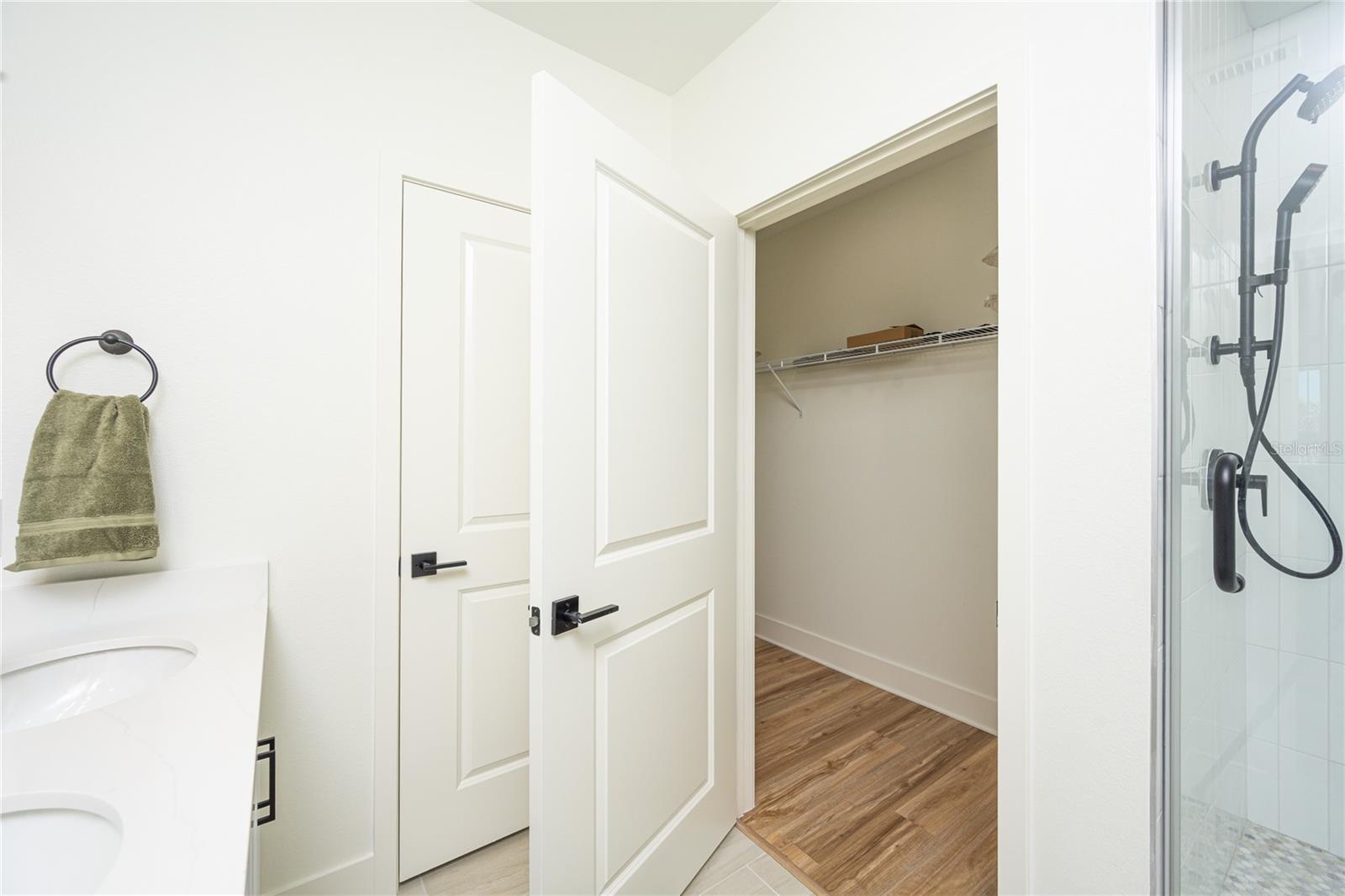 Image 25 of 28 For 419 1st Avenue 103