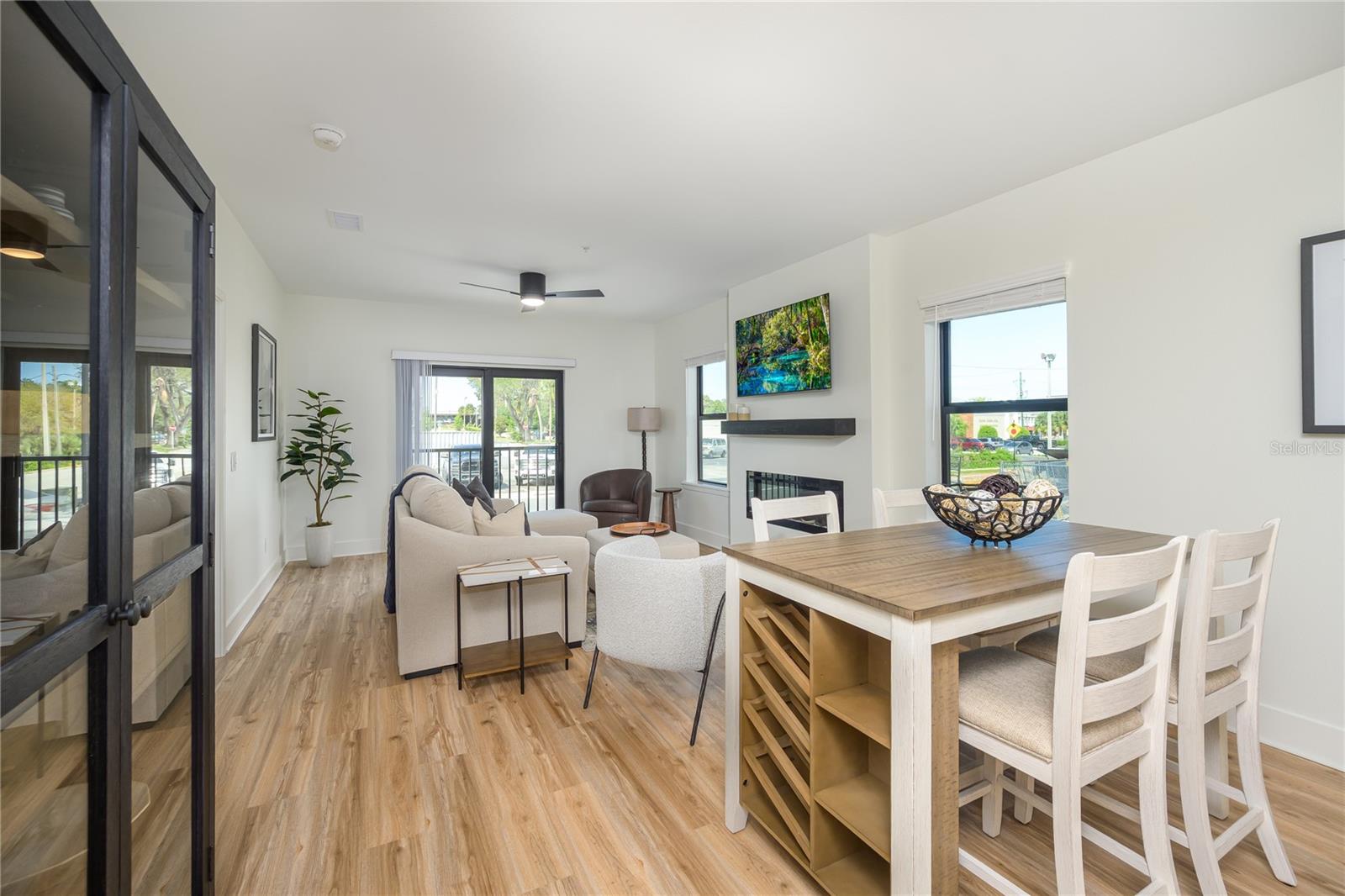 Image 7 of 28 For 419 1st Avenue 103