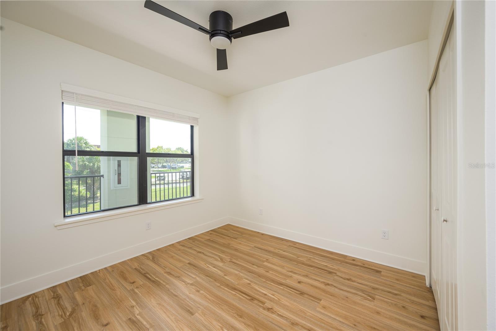 Image 13 of 20 For 419 1st Avenue 101
