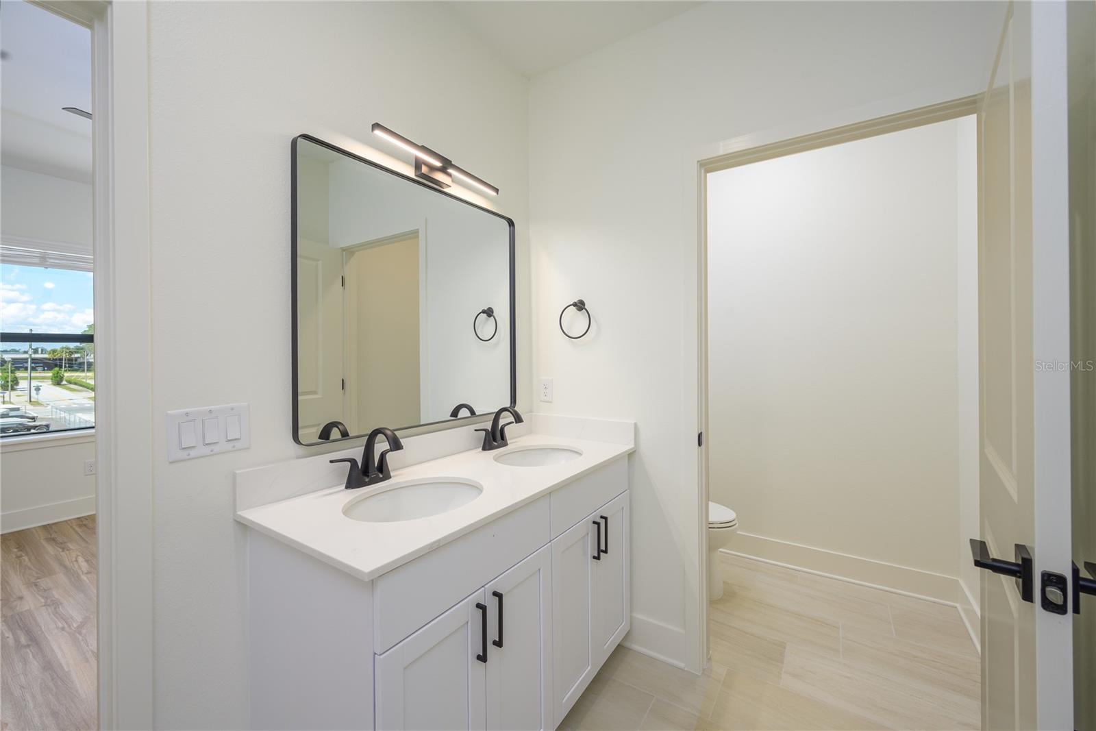 Image 18 of 20 For 419 1st Avenue 101