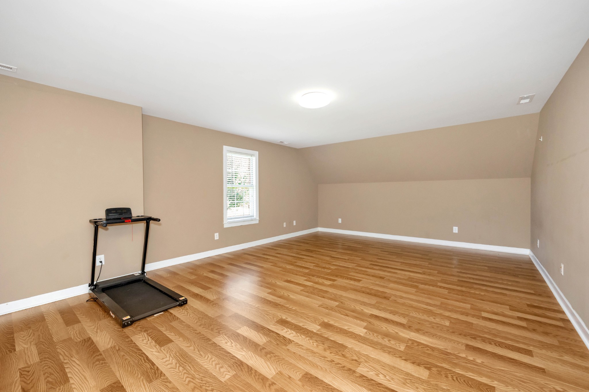 Image 36 of 85 For 10607 53rd Terrace