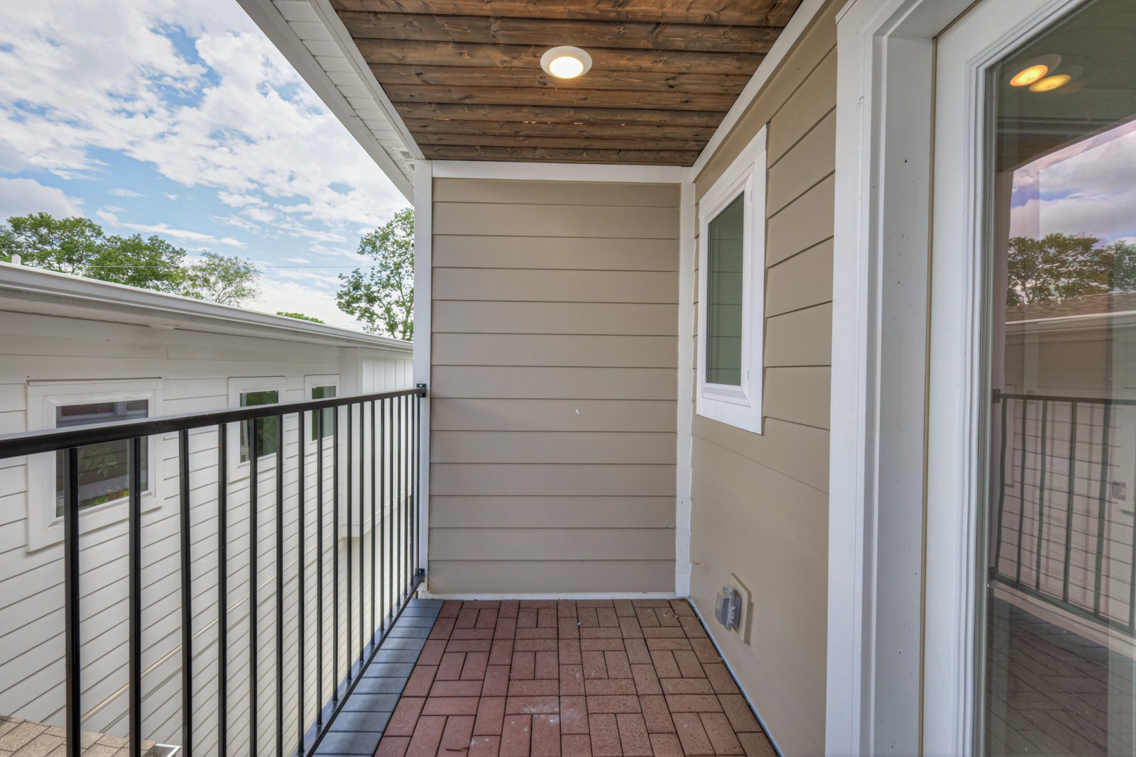 Image 19 of 41 For 7771 12th Circle