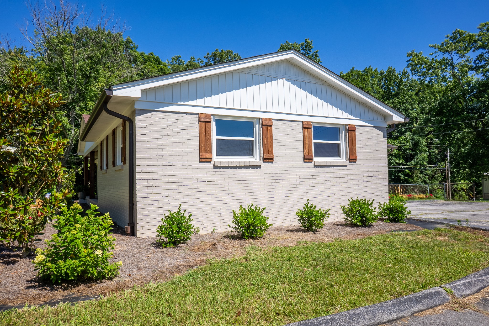 Image 8 of 63 For 9423 130th Street Road