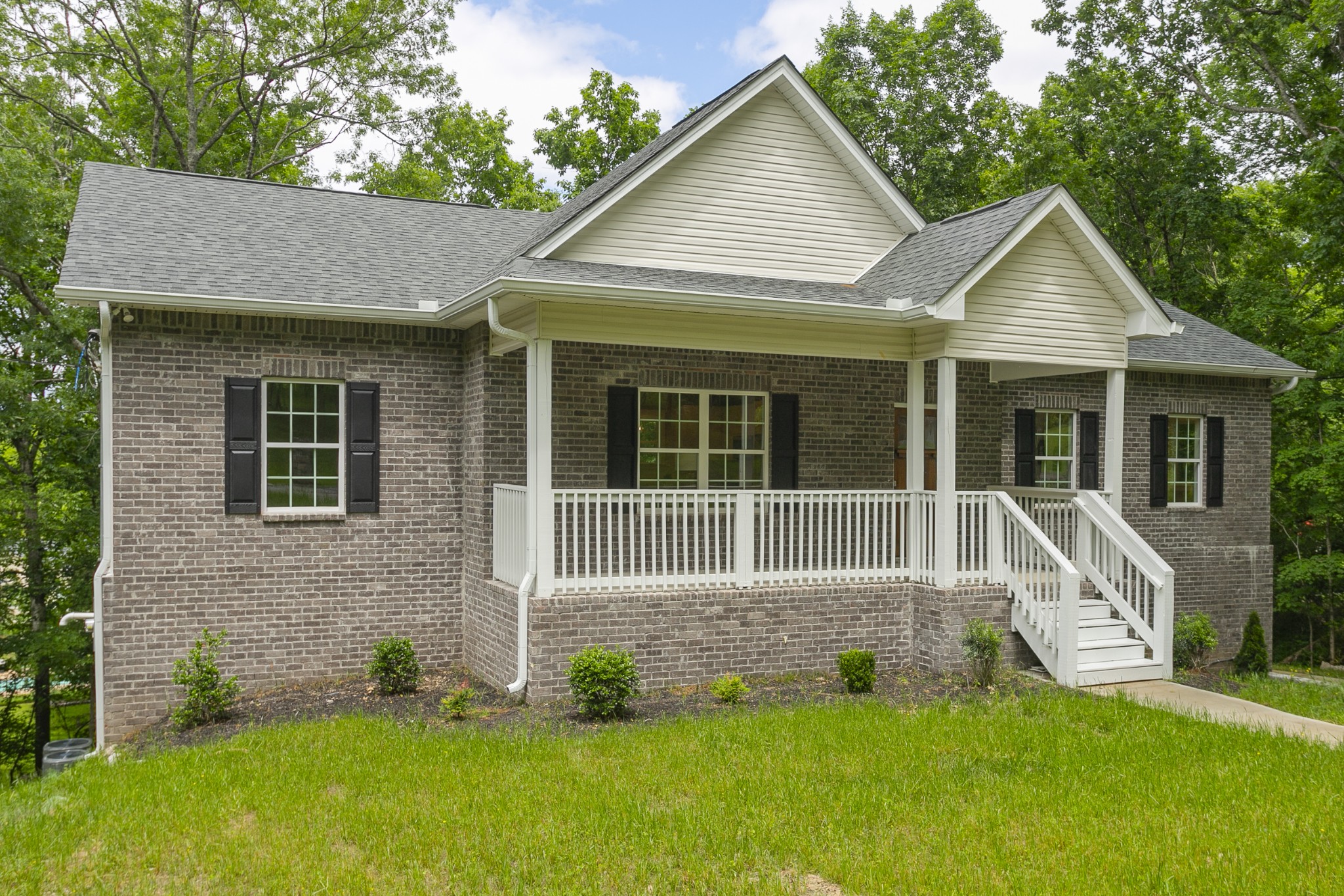 Details for 490 Manor Cir, Lewisburg, TN 37091