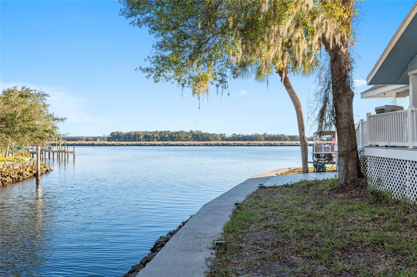 Listing photo id 16 for 5260 Mystic Point