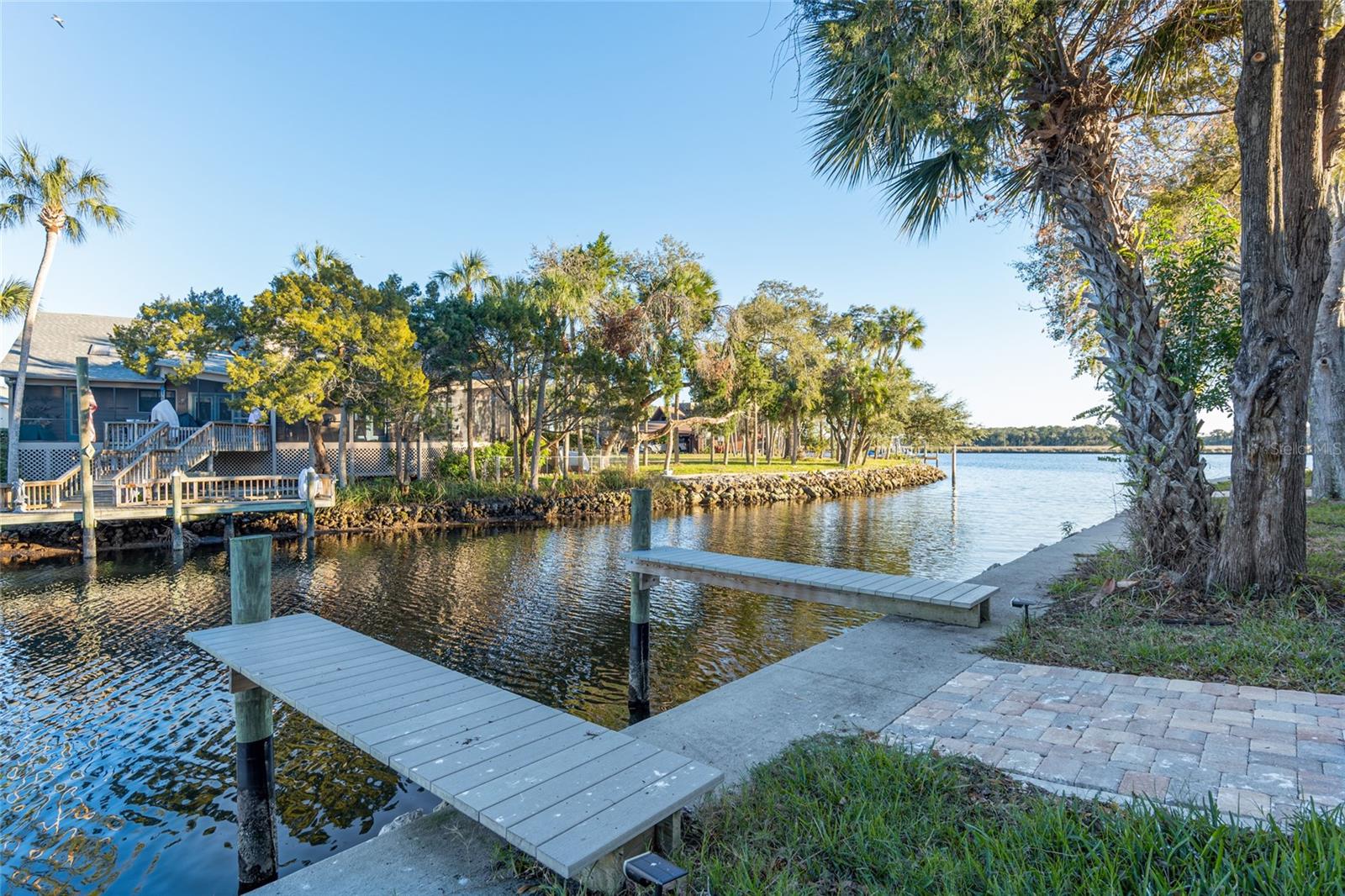 Listing photo id 32 for 5260 Mystic Point