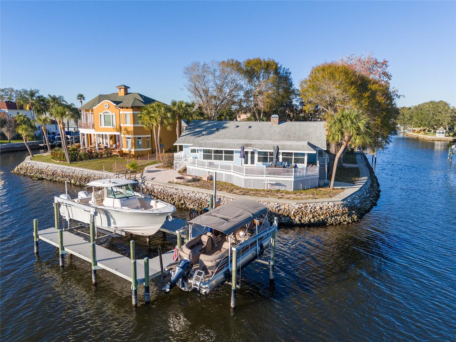 Listing photo id 80 for 5260 Mystic Point