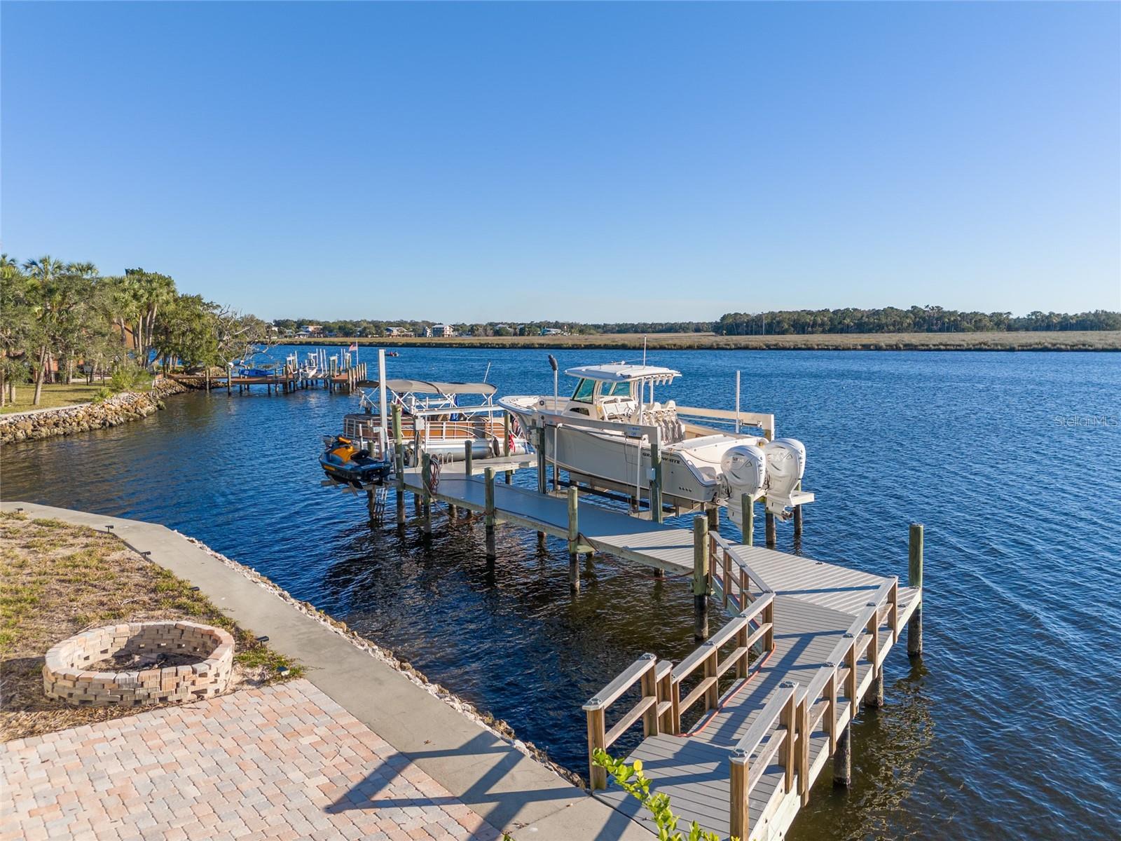 Listing photo id 83 for 5260 Mystic Point