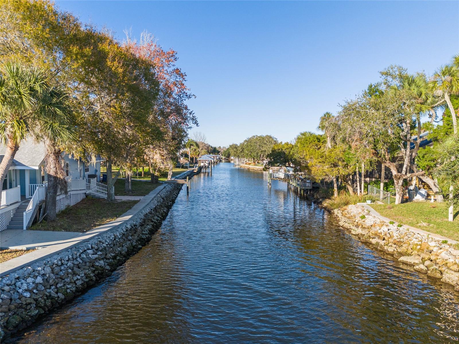 Listing photo id 84 for 5260 Mystic Point