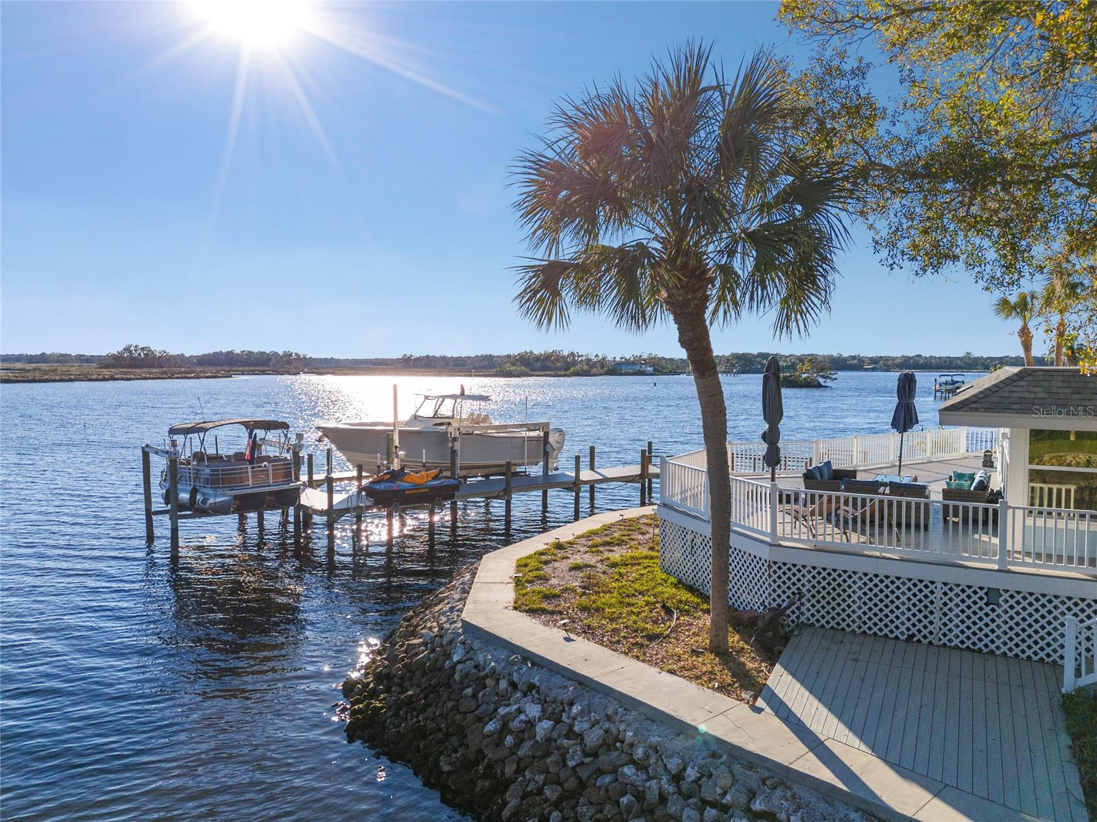 Listing photo id 85 for 5260 Mystic Point