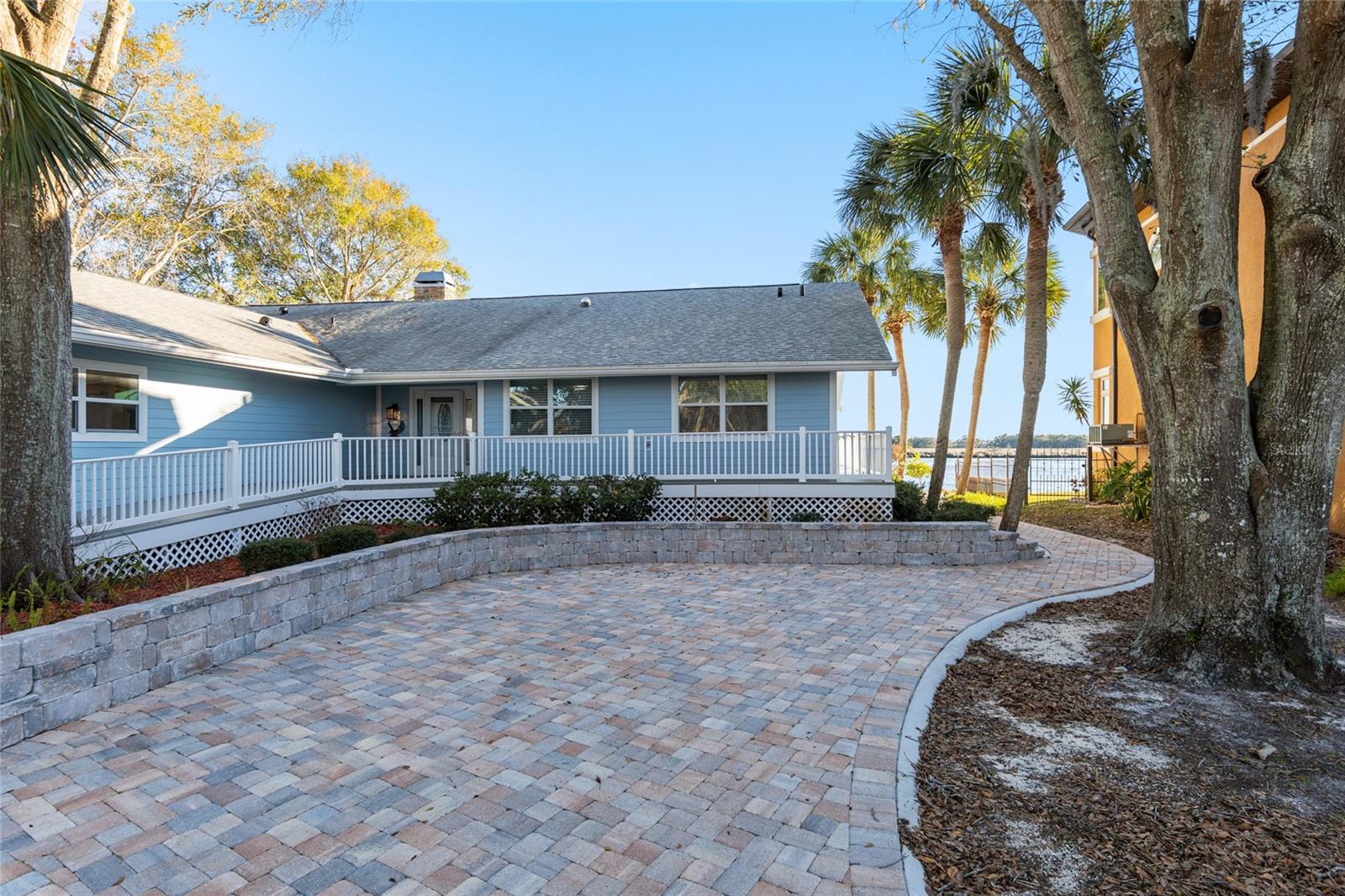 Listing photo id 92 for 5260 Mystic Point