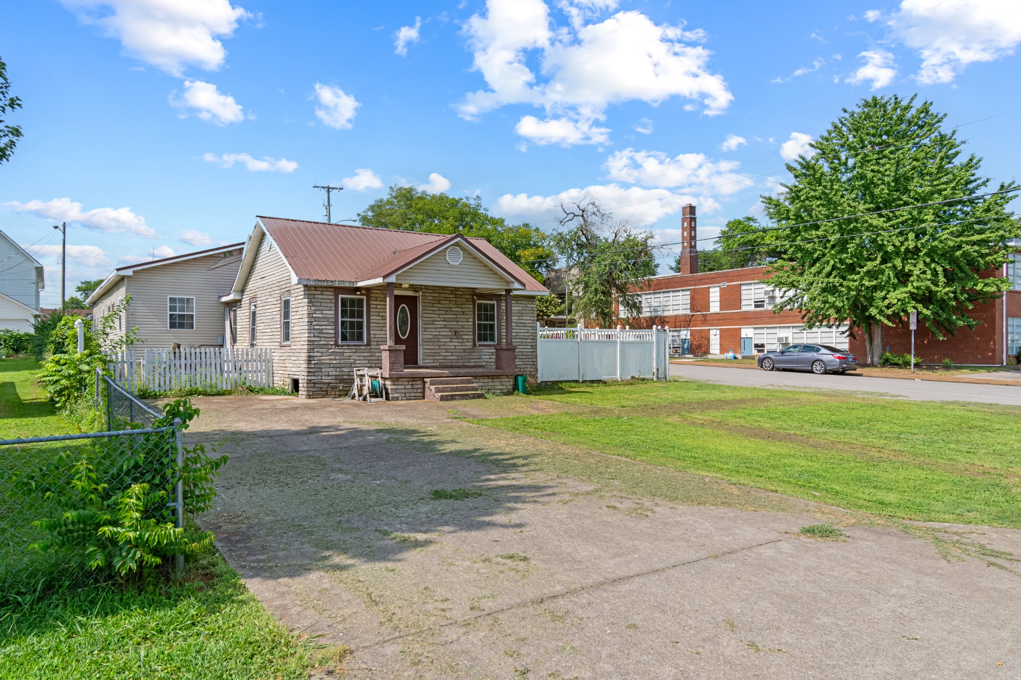 Image 5 of 61 For 1948 Delaware Court