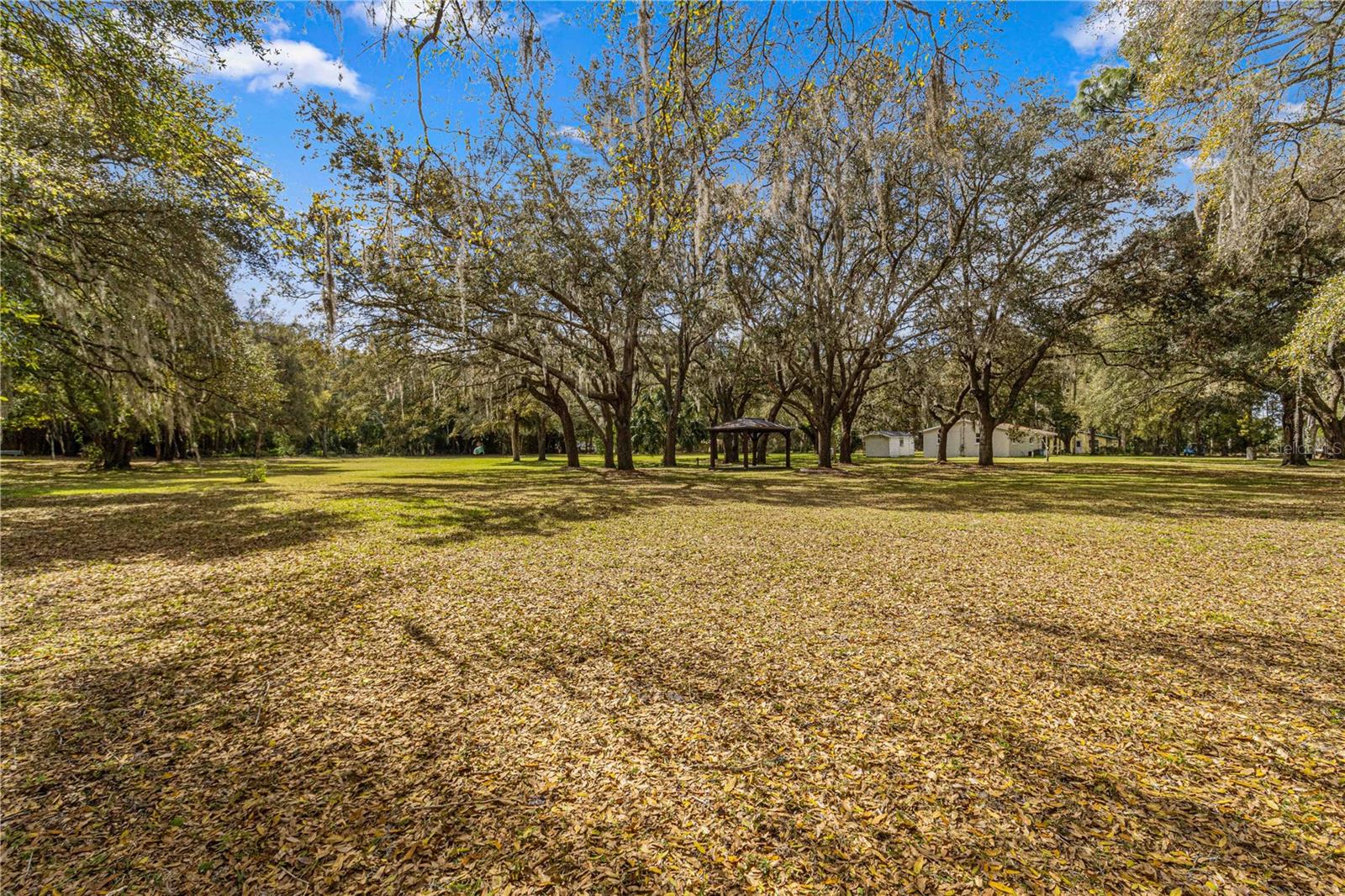 Image 8 of 39 For 11782 140th Street