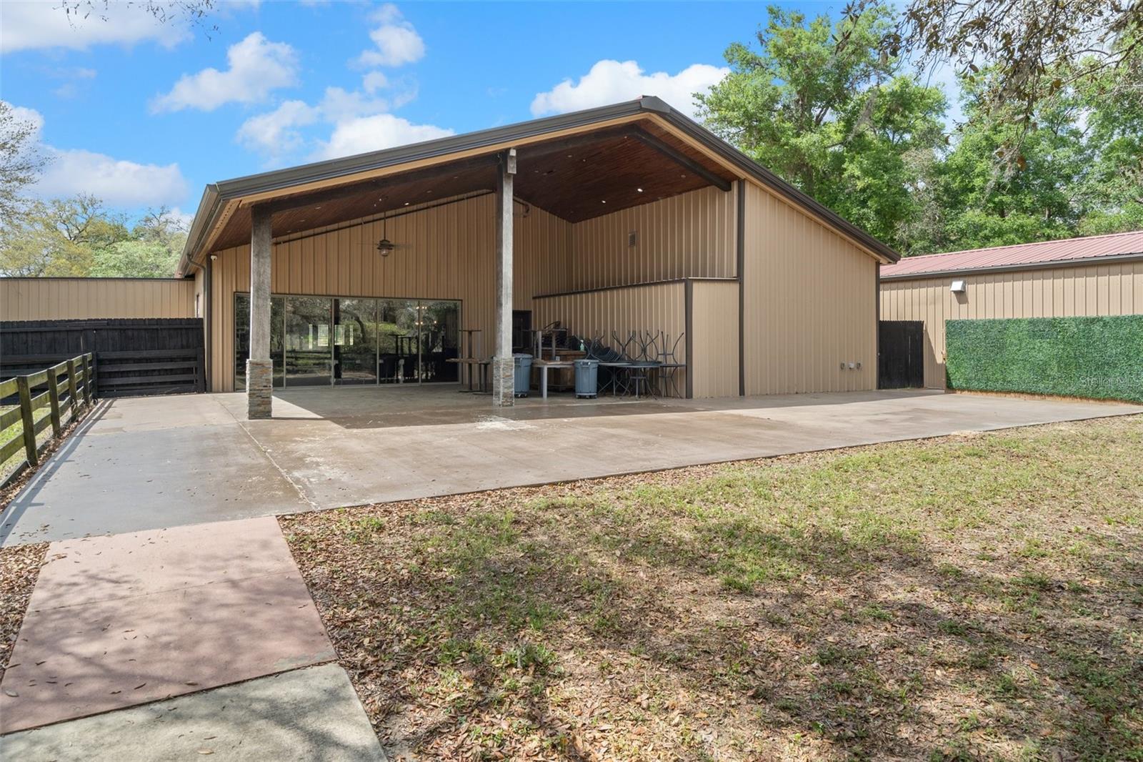 Listing photo id 78 for 8123 Lecanto Highway