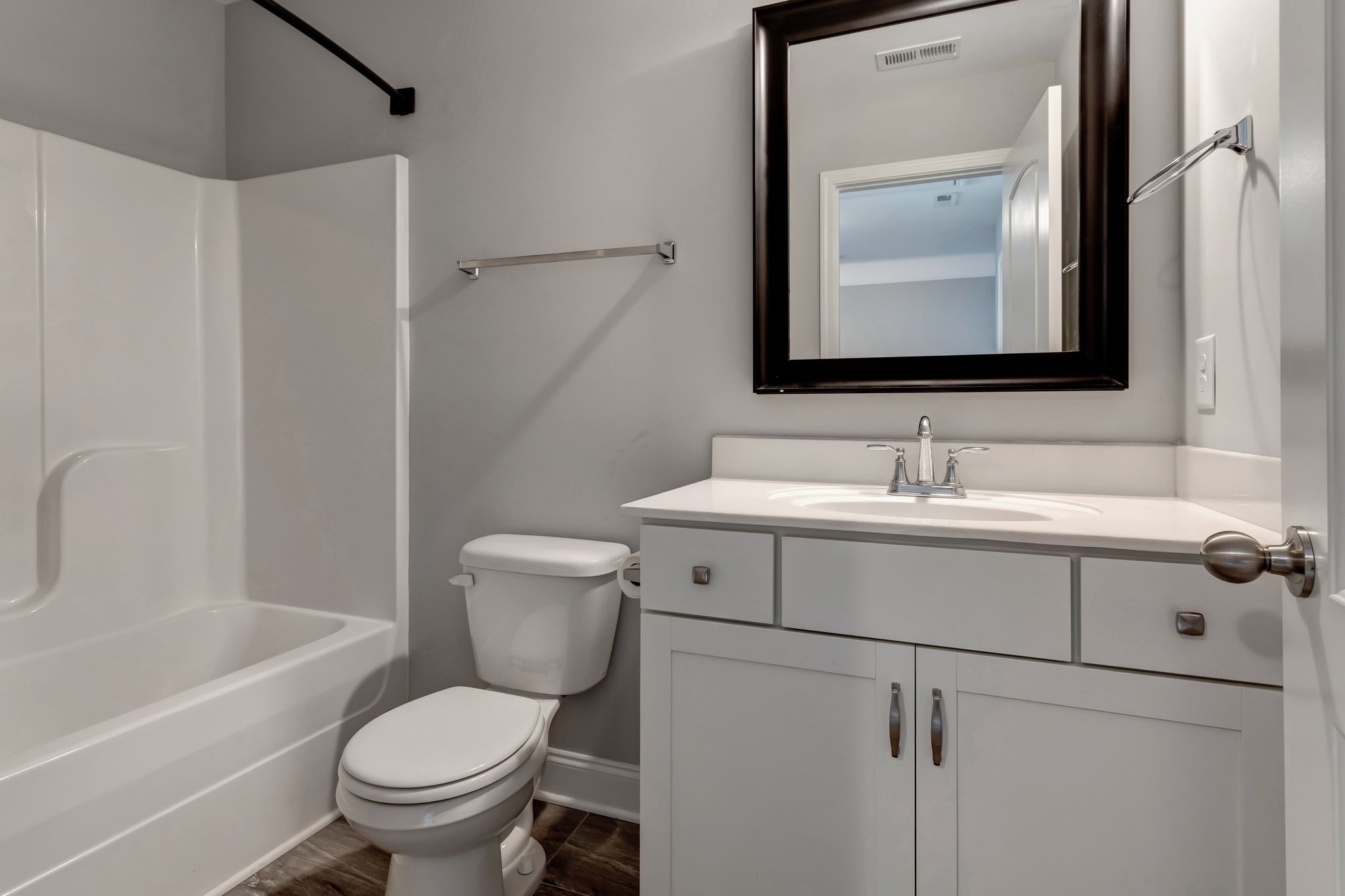 Image 23 of 79 For 16026 14th Avenue Road