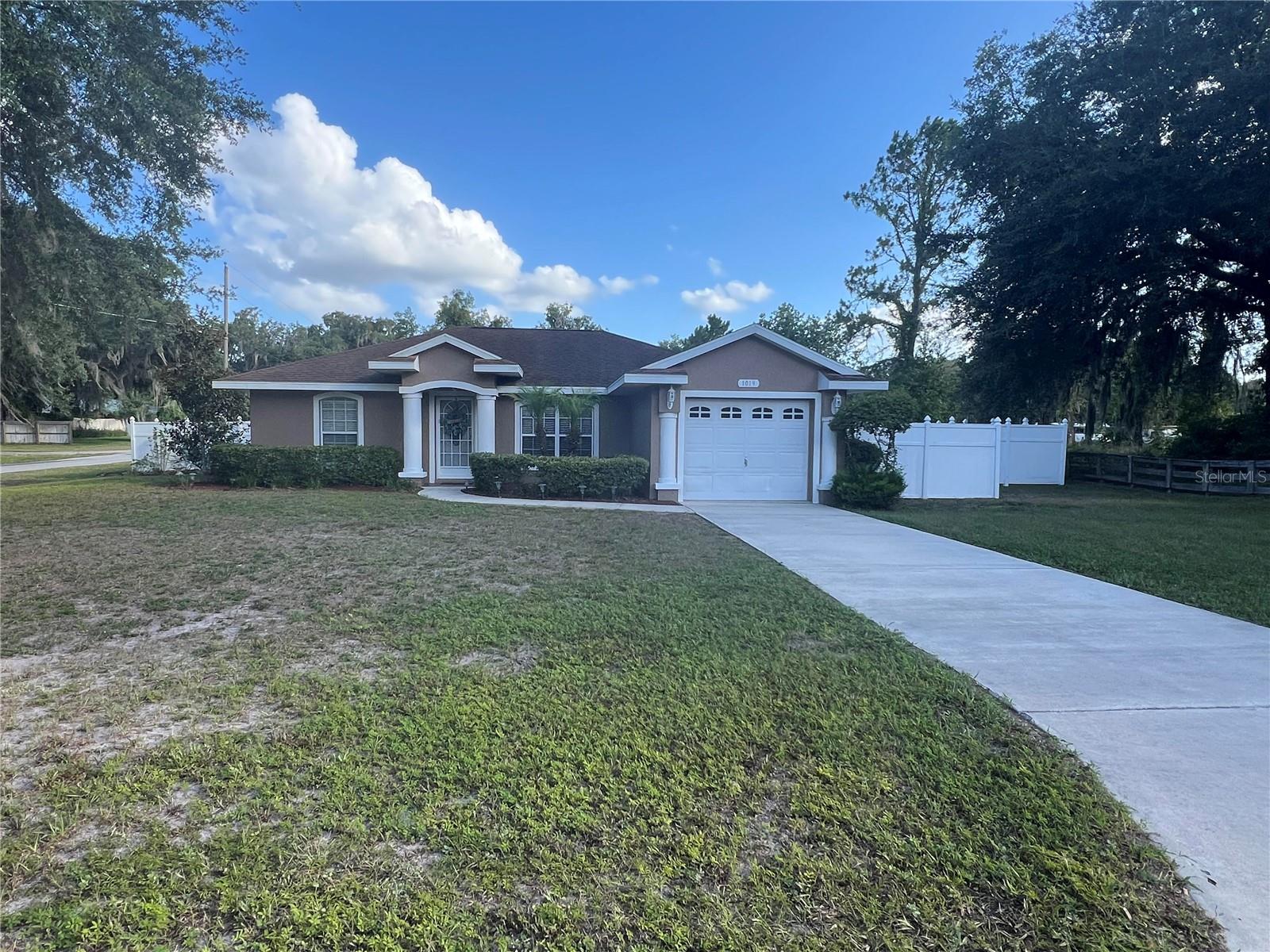 Details for 1019 Cr 467  , LAKE PANASOFFKEE, FL 33538