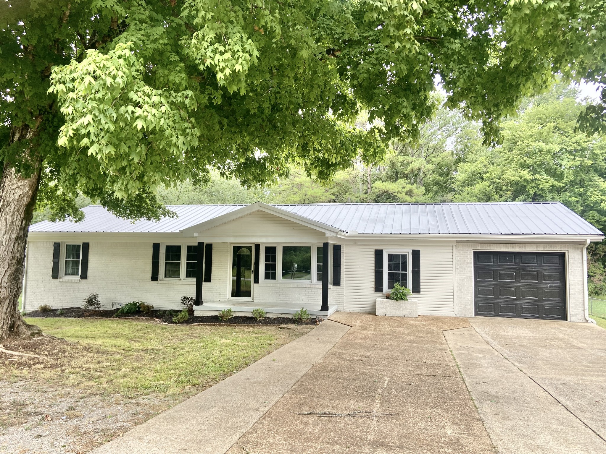 Details for 406 S Main St, Saint Joseph, TN 38481