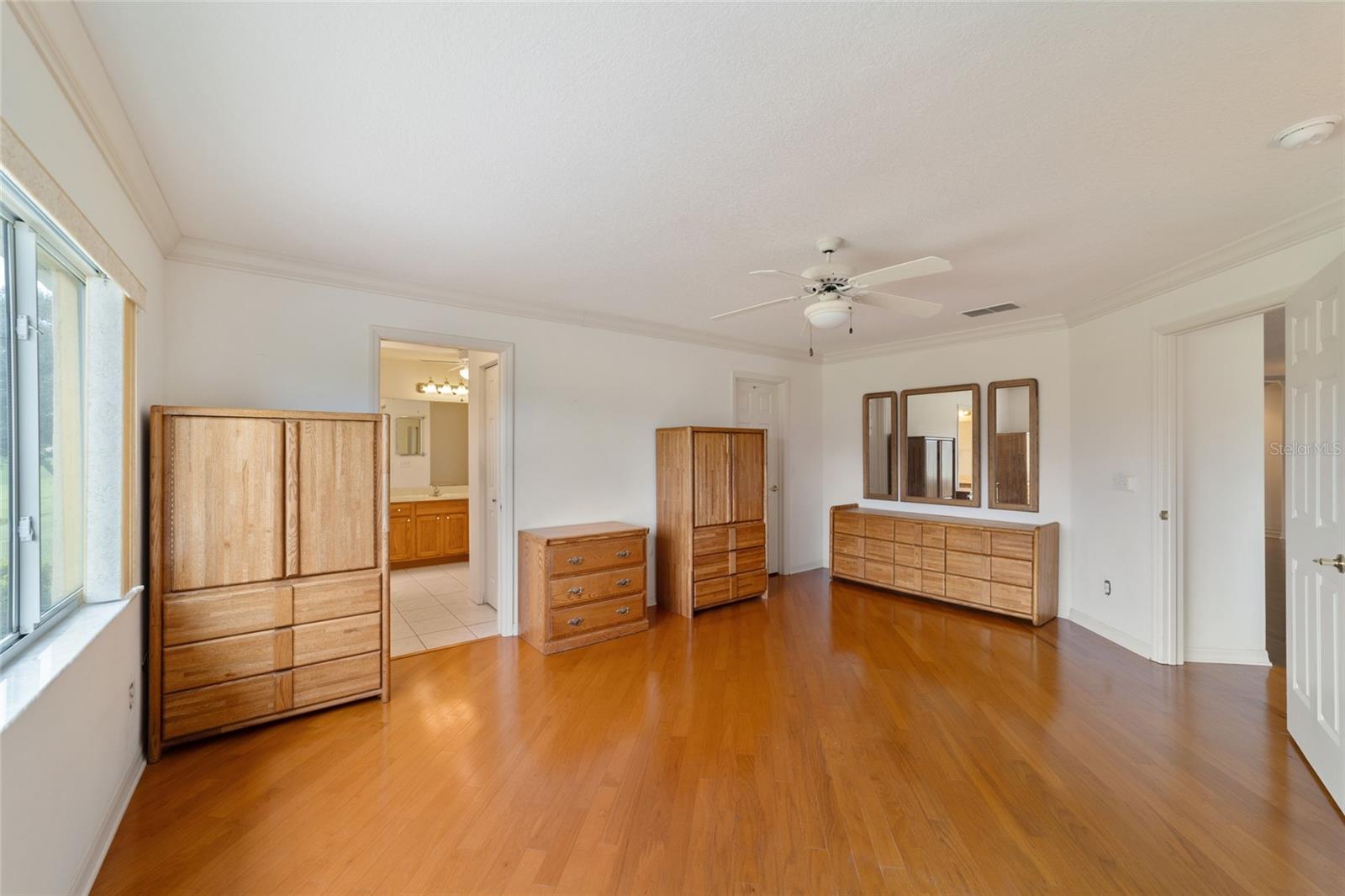 Image 15 of 50 For 9372 90th Street