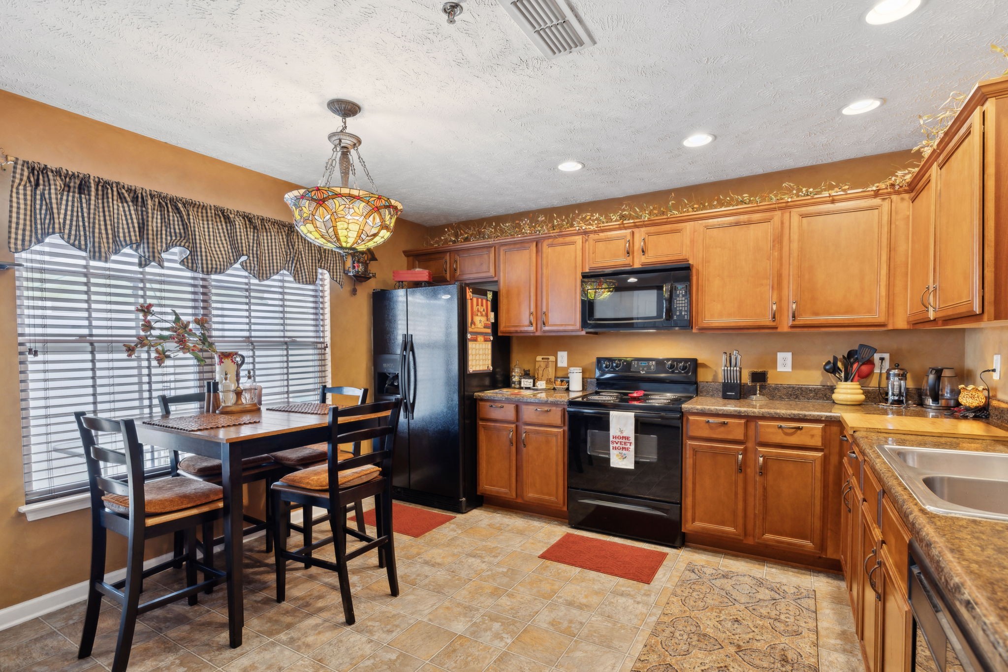 Listing photo id 9 for 205 Bengal Circle