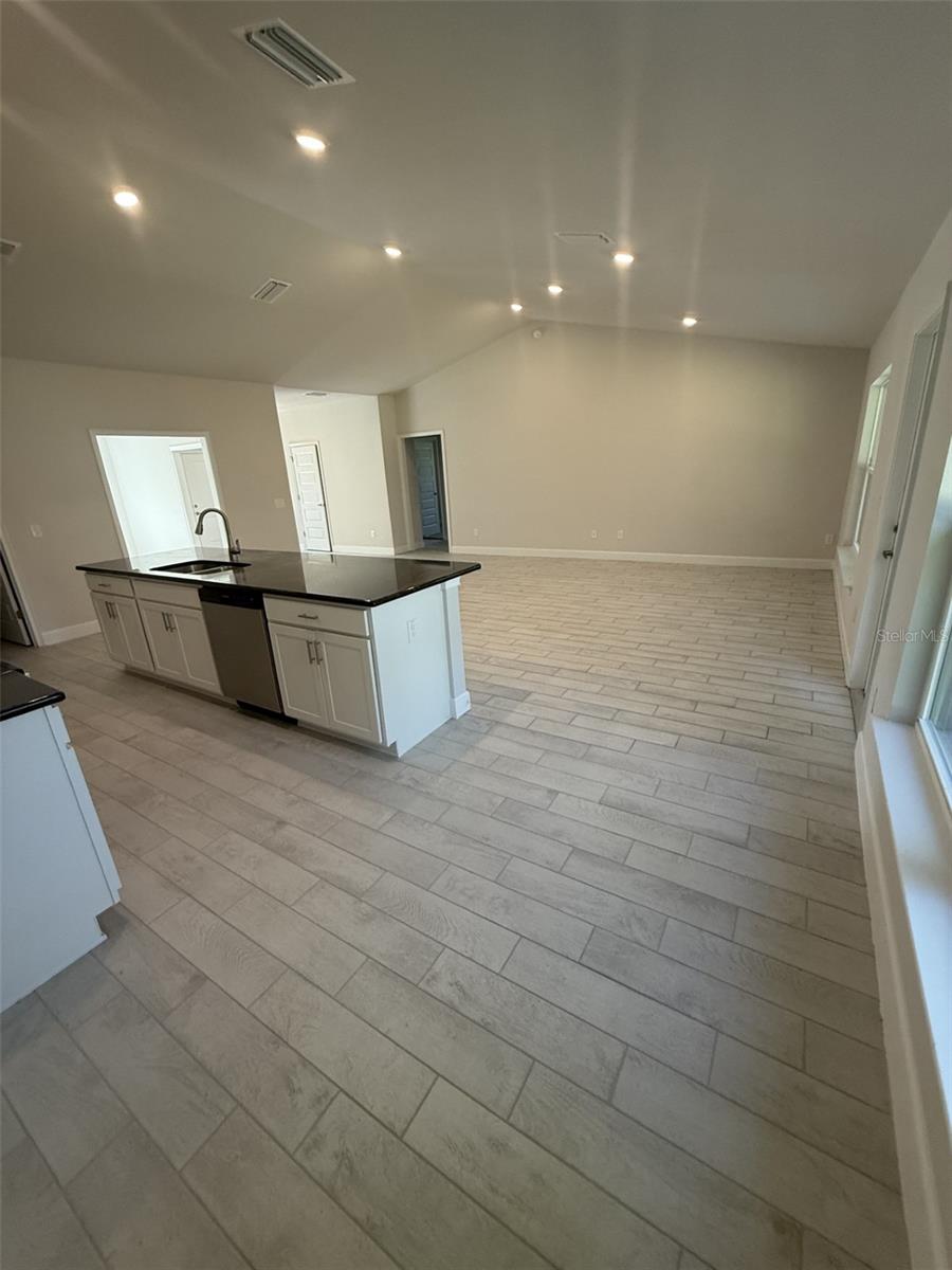 Image 18 of 19 For 2400 Tall Oaks Drive