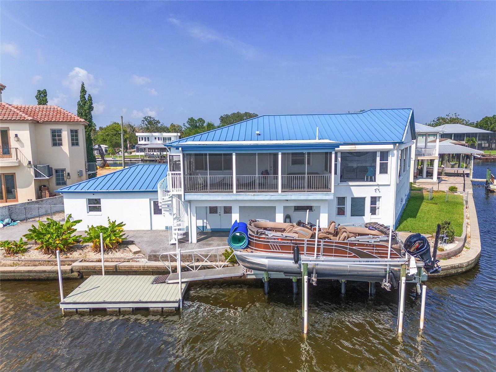 Listing photo id 1 for 2243 Kings Cove Point