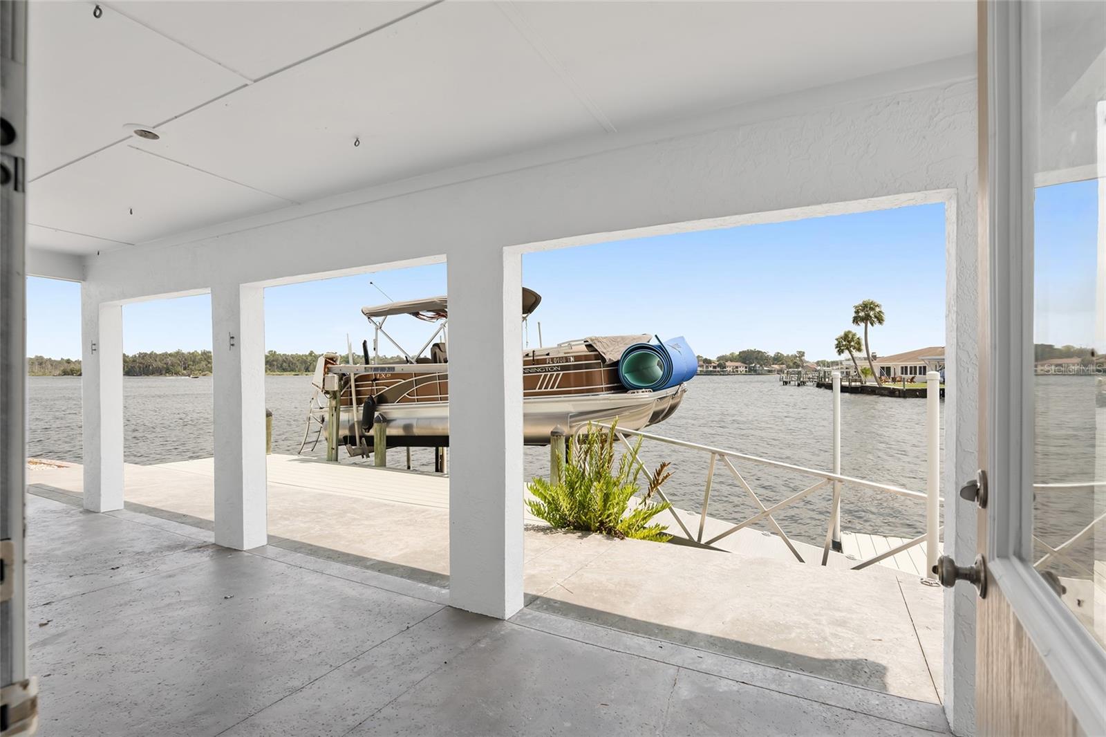 Listing photo id 74 for 2243 Kings Cove Point