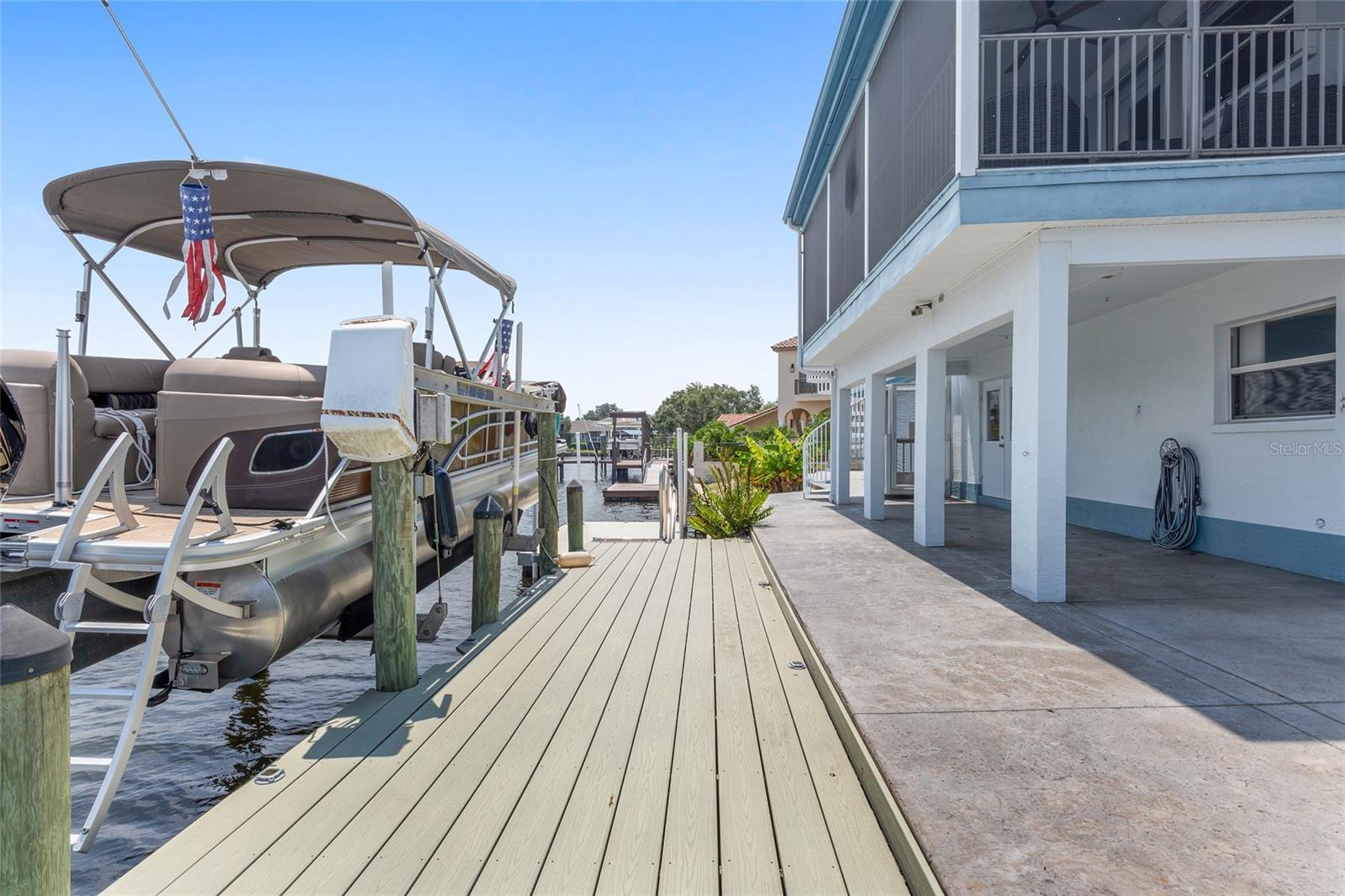 Listing photo id 83 for 2243 Kings Cove Point