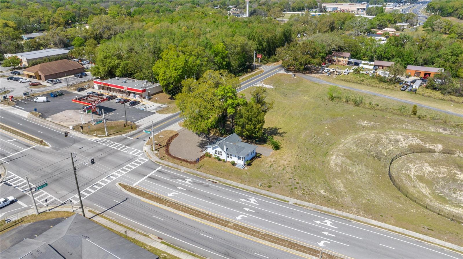 Image 33 of 34 For 401 Dixie Avenue