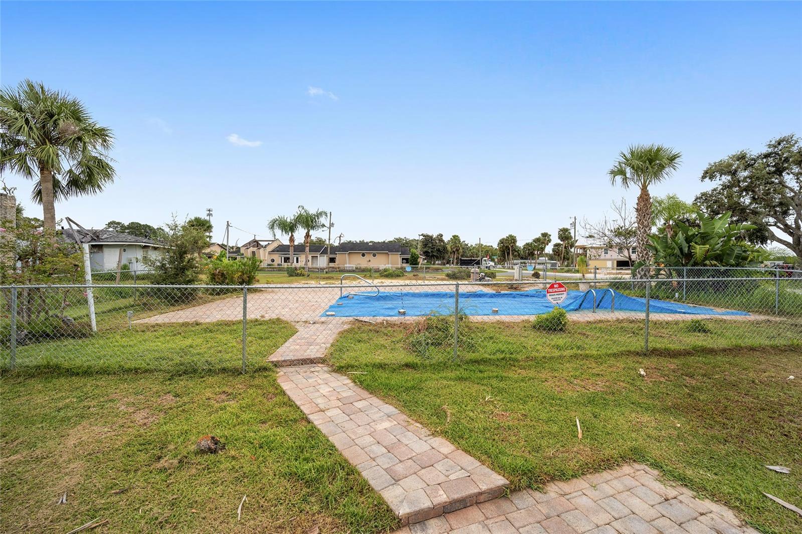 Listing photo id 11 for 1590 Pinwheel Drive