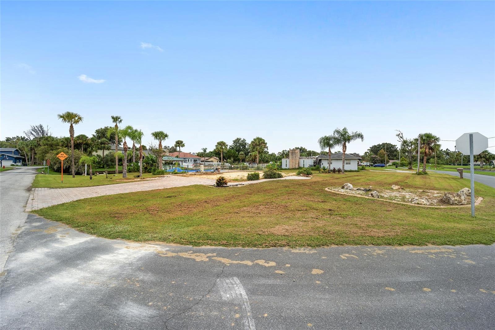 Listing photo id 20 for 1590 Pinwheel Drive