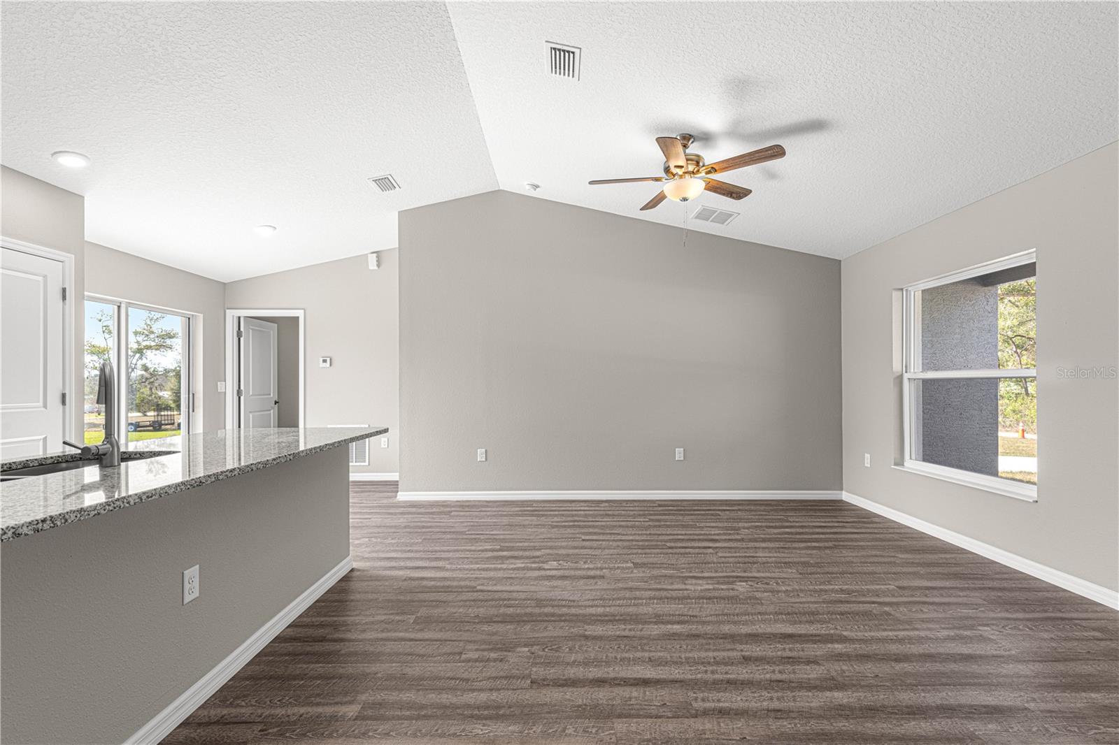 Image 19 of 31 For 4030 134th Street