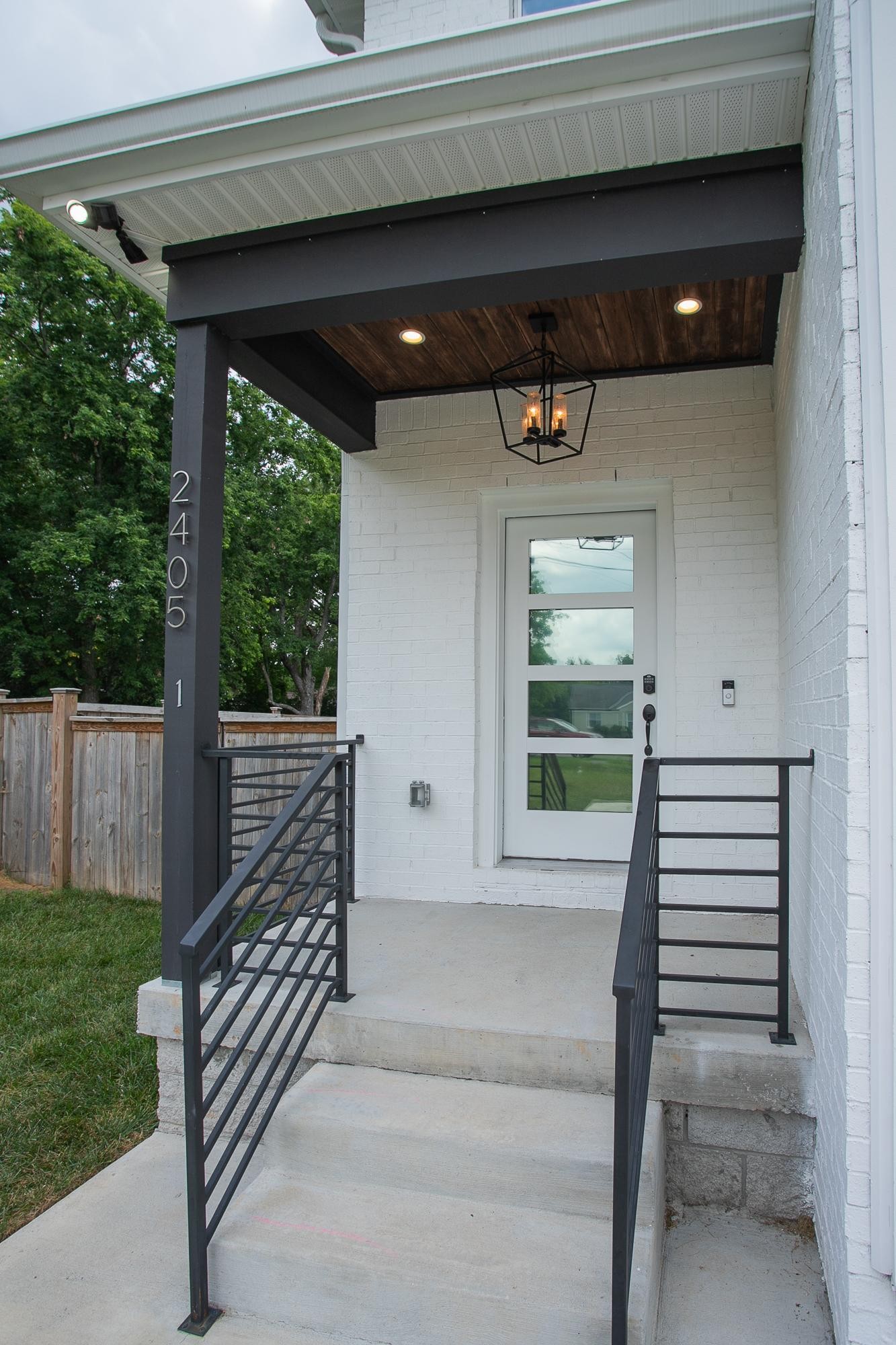 Image 3 of 3 For 00 Sequioa Drive