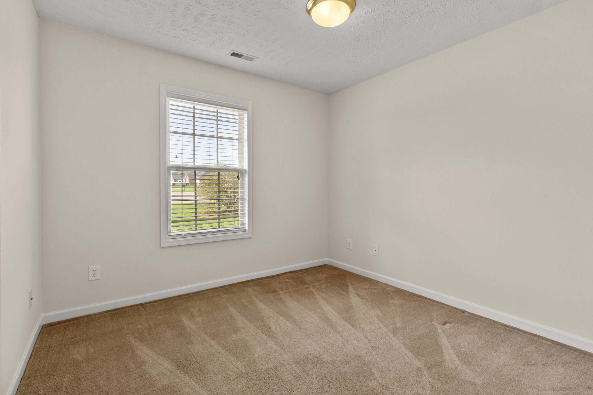 Listing photo id 9 for 7491 180th Street