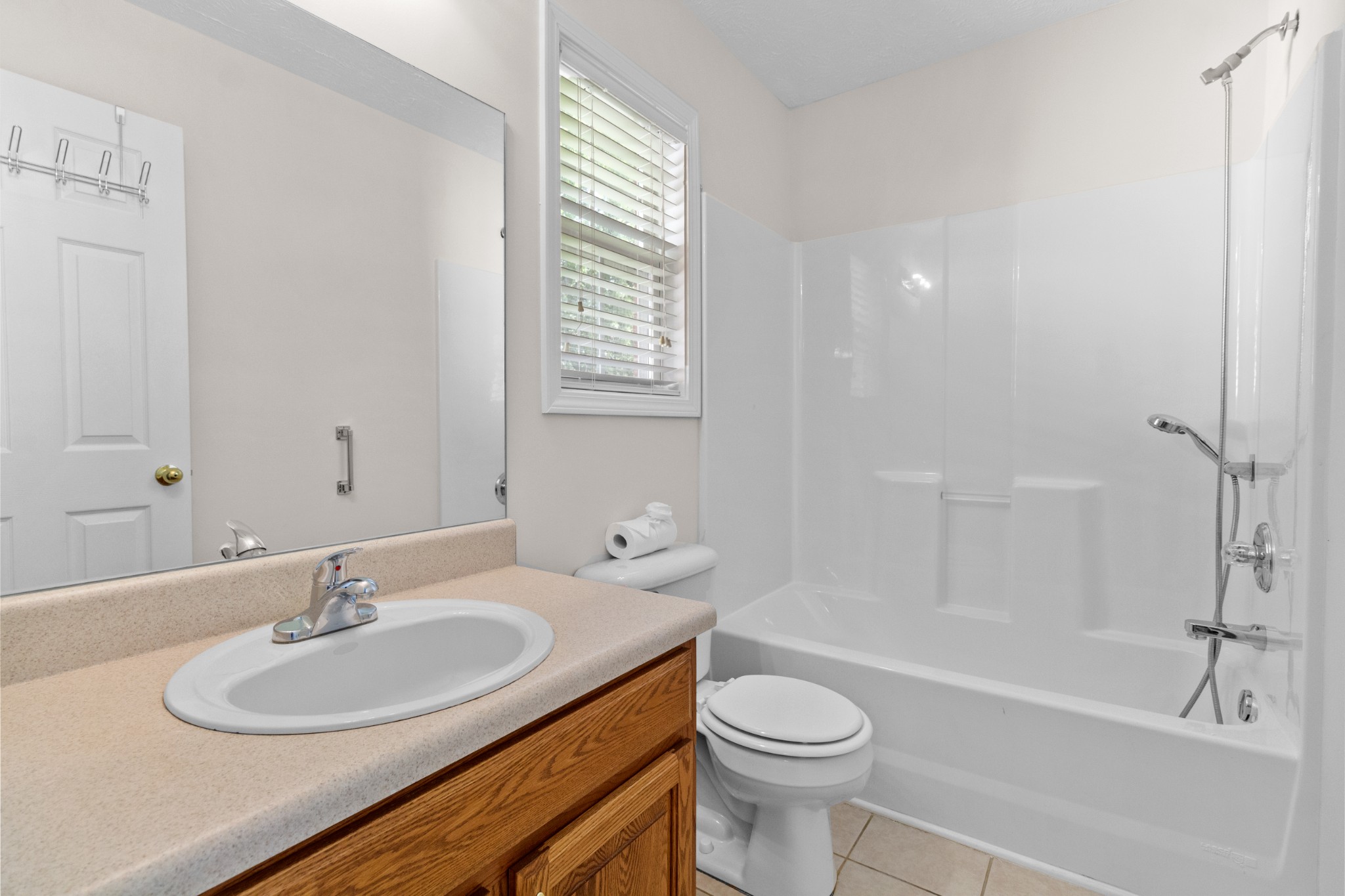 Listing photo id 12 for 7491 180th Street
