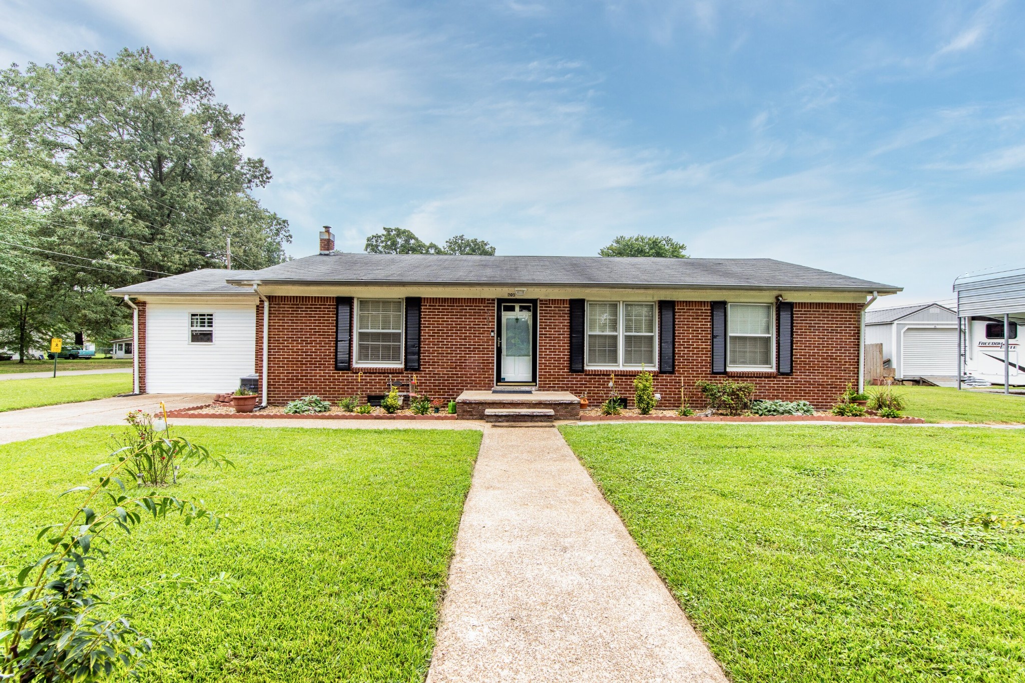 Details for 205 Long St  , Savannah, TN 38372